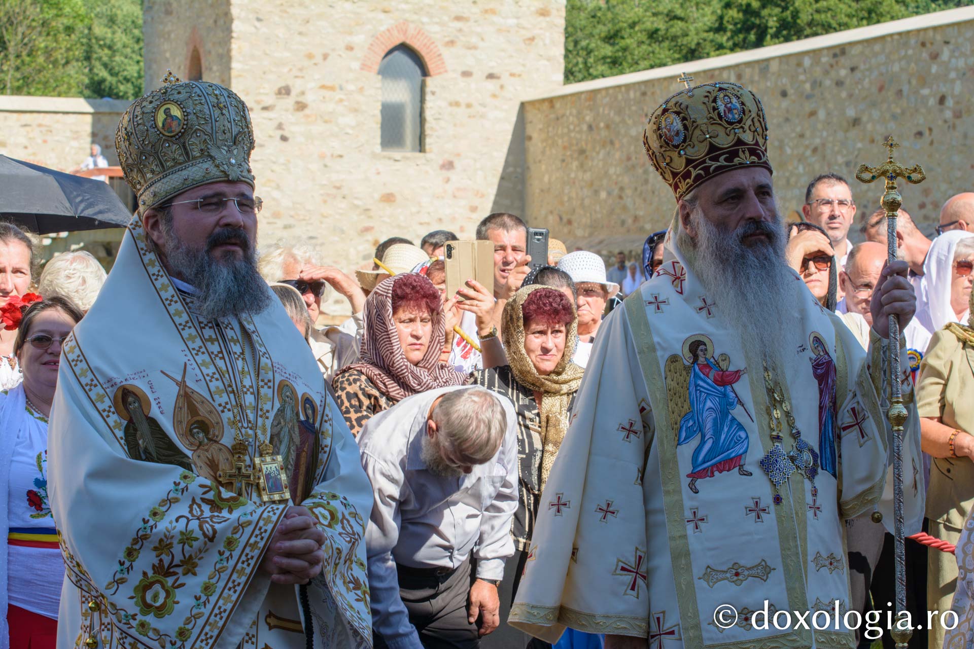 Locul de nevoință al Sfântului Chiriac de la Tazlău, resfințit de doi ierarhi