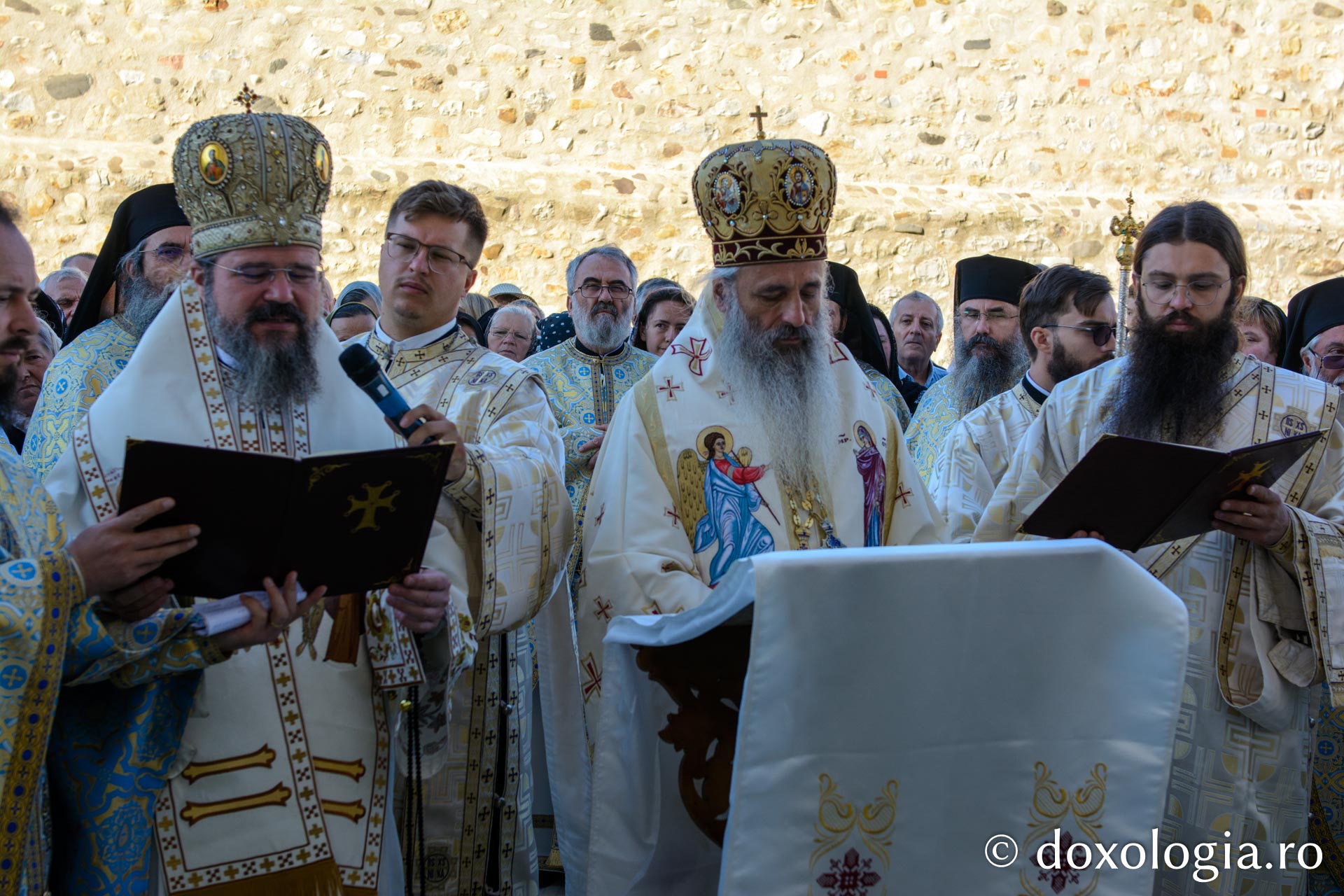Locul de nevoință al Sfântului Chiriac de la Tazlău, resfințit de doi ierarhi