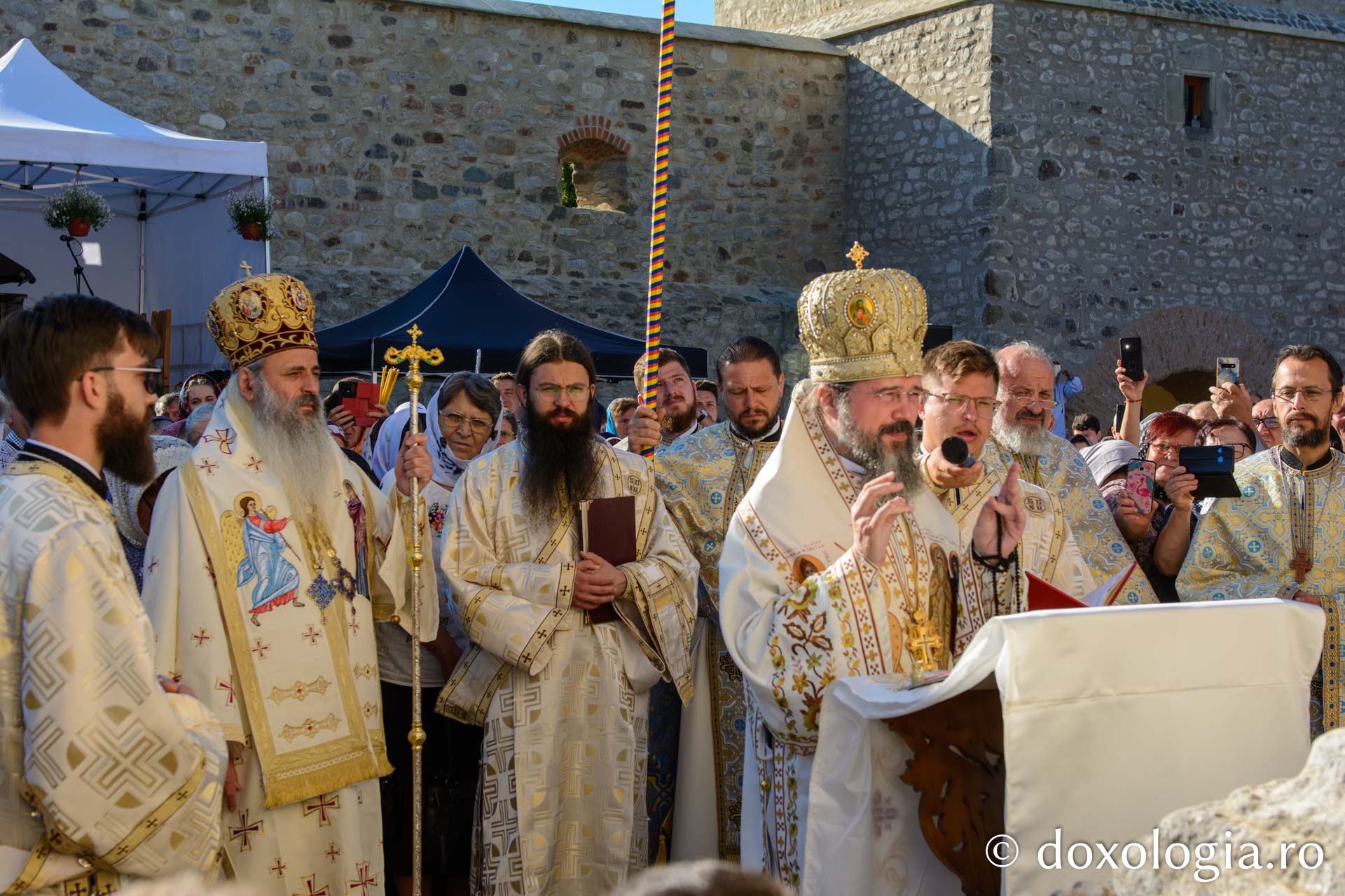 Locul de nevoință al Sfântului Chiriac de la Tazlău, resfințit de doi ierarhi