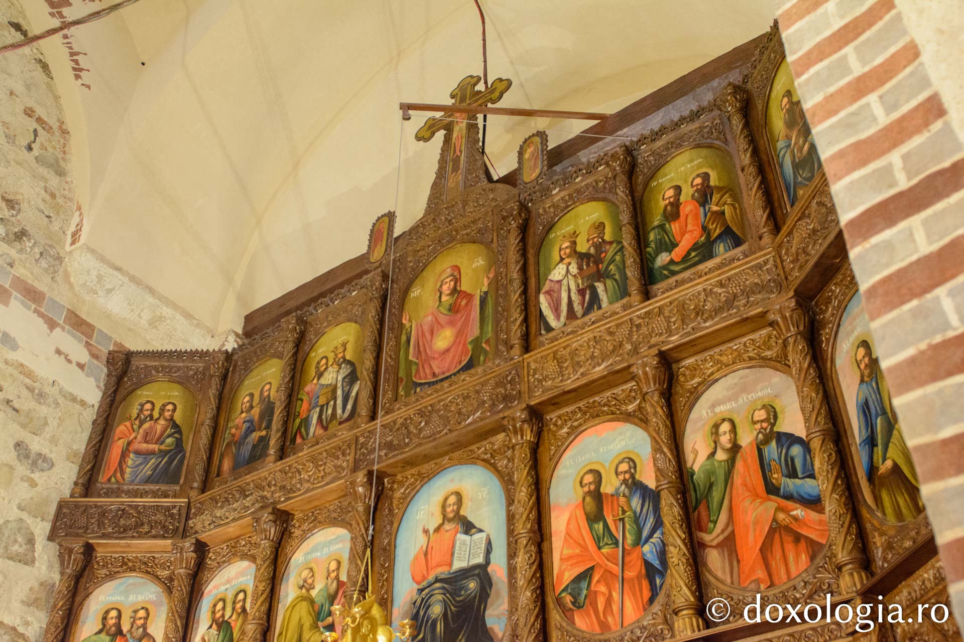 Locul de nevoință al Sfântului Chiriac de la Tazlău, resfințit de doi ierarhi