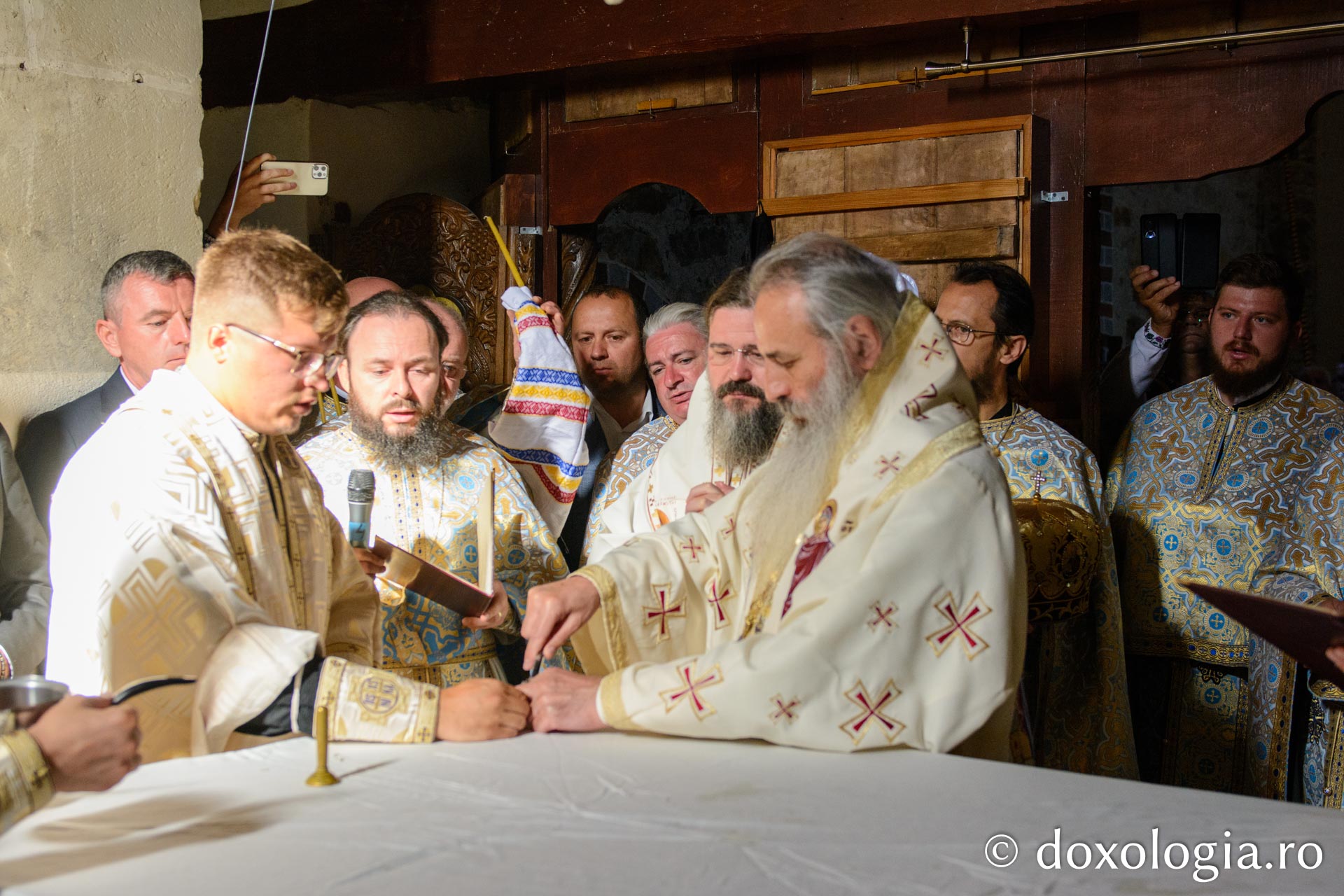 Locul de nevoință al Sfântului Chiriac de la Tazlău, resfințit de doi ierarhi