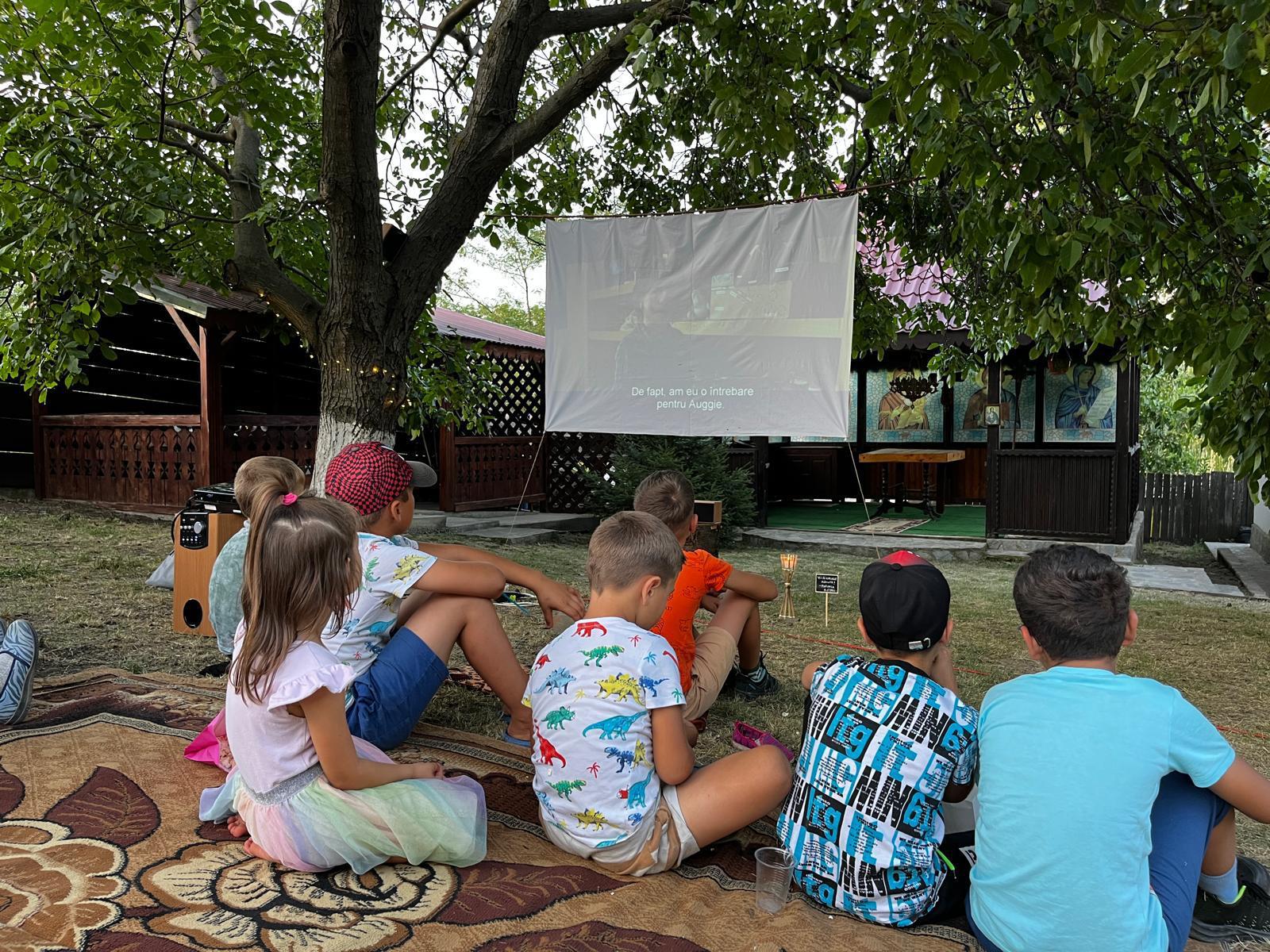 Seară de film în aer liber