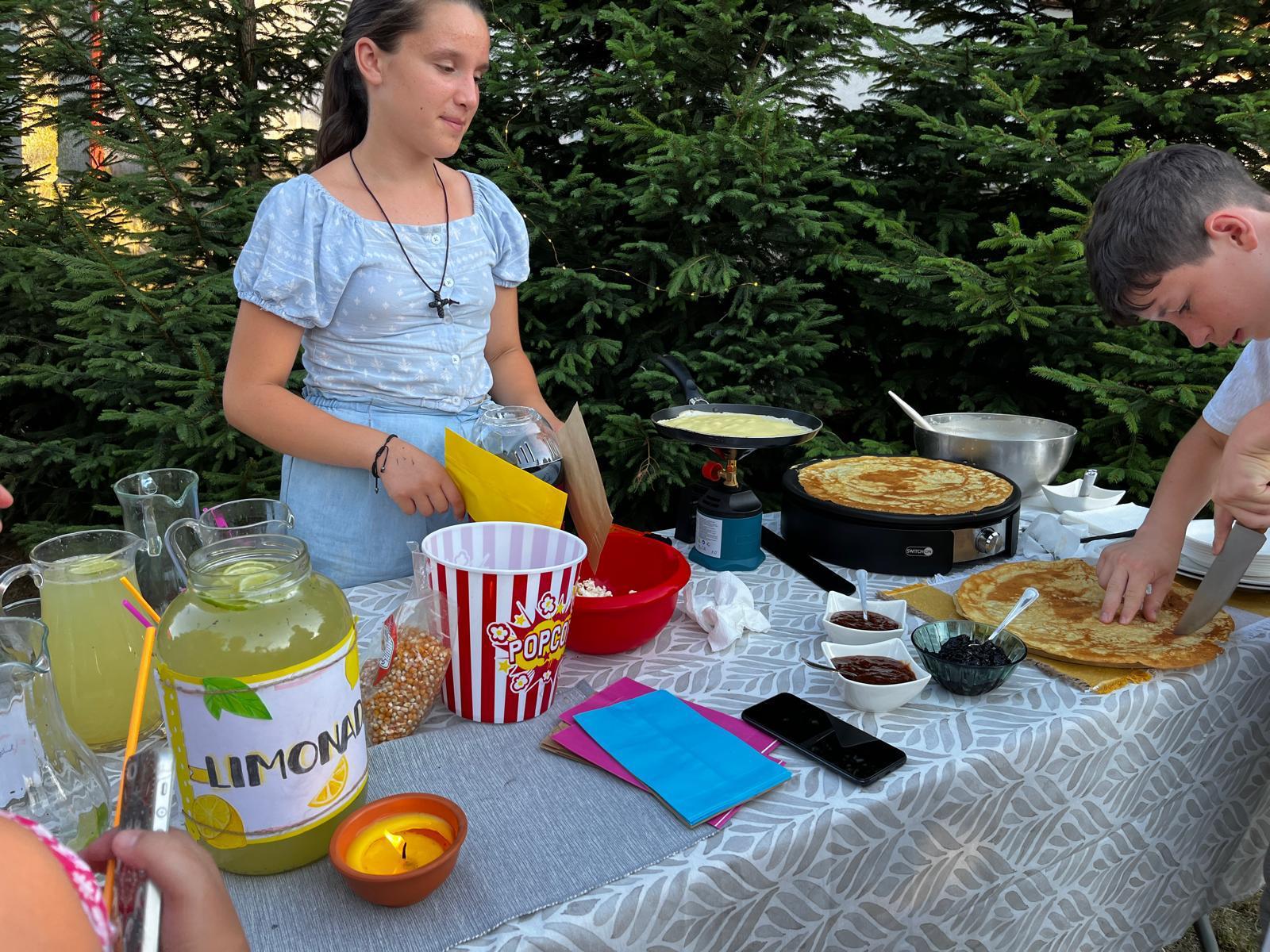 Seară de film în aer liber