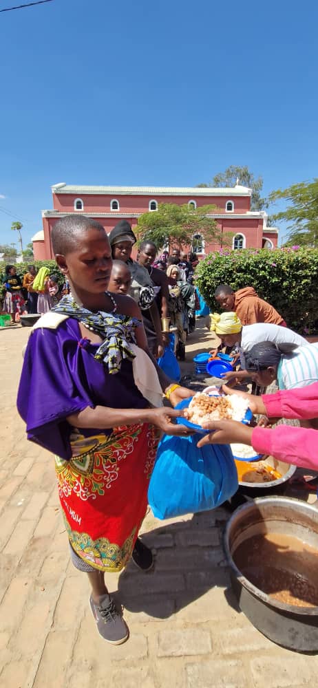 40 de botezuri la Centrul Misionar din Kidamali de sărbătoarea Sfinților Apostoli Petru și Pavel