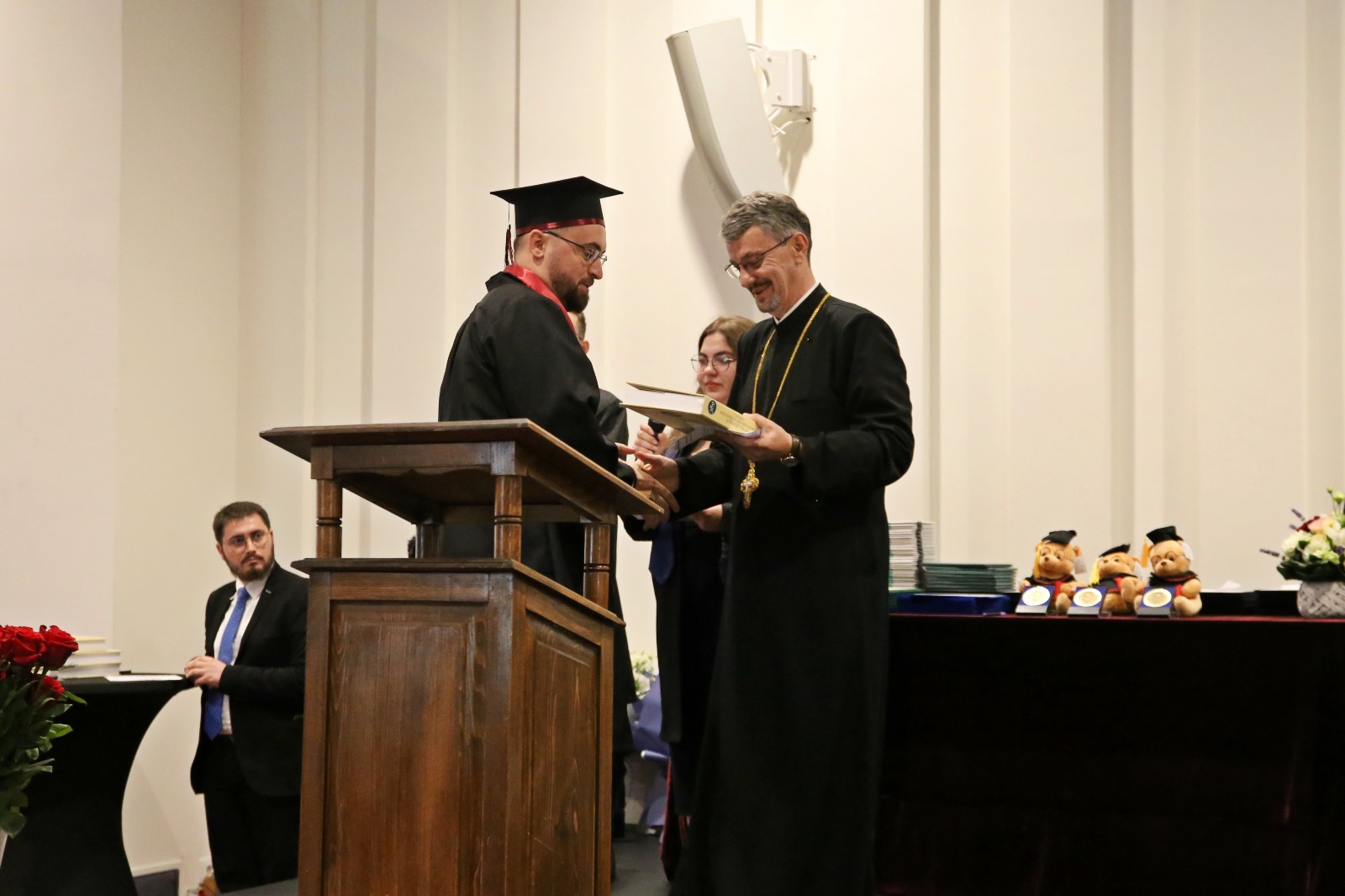 Foto: Flavius Popa Absolvenții Facultății de Teologie Ortodoxă din Iași au depus jurământul de credință