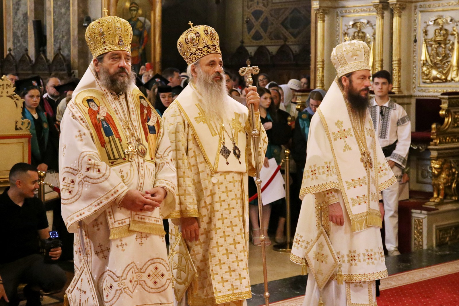 Foto: Flavius Popa Absolvenții Facultății de Teologie Ortodoxă din Iași au depus jurământul de credință