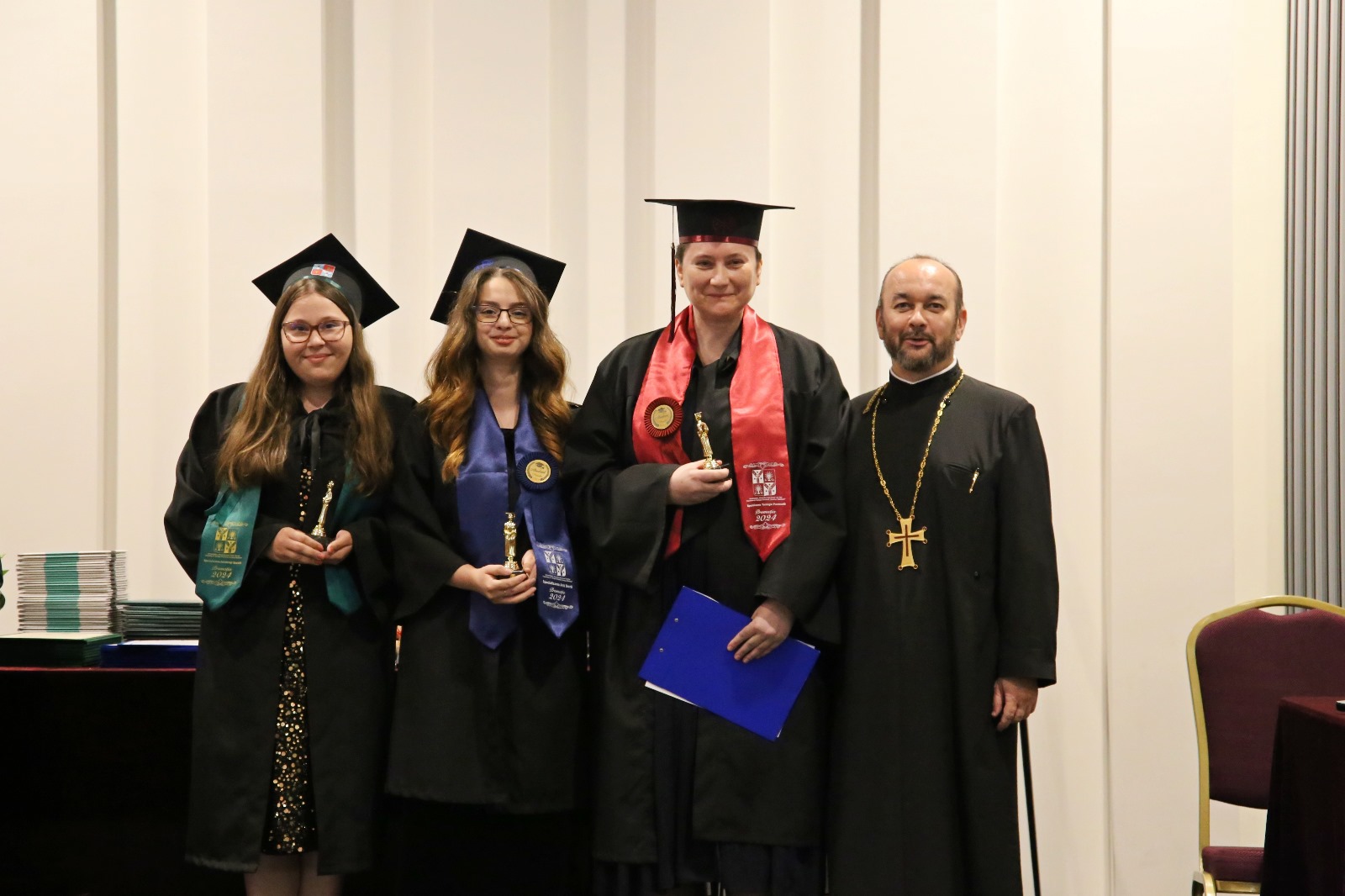 Foto: Flavius Popa Absolvenții Facultății de Teologie Ortodoxă din Iași au depus jurământul de credință
