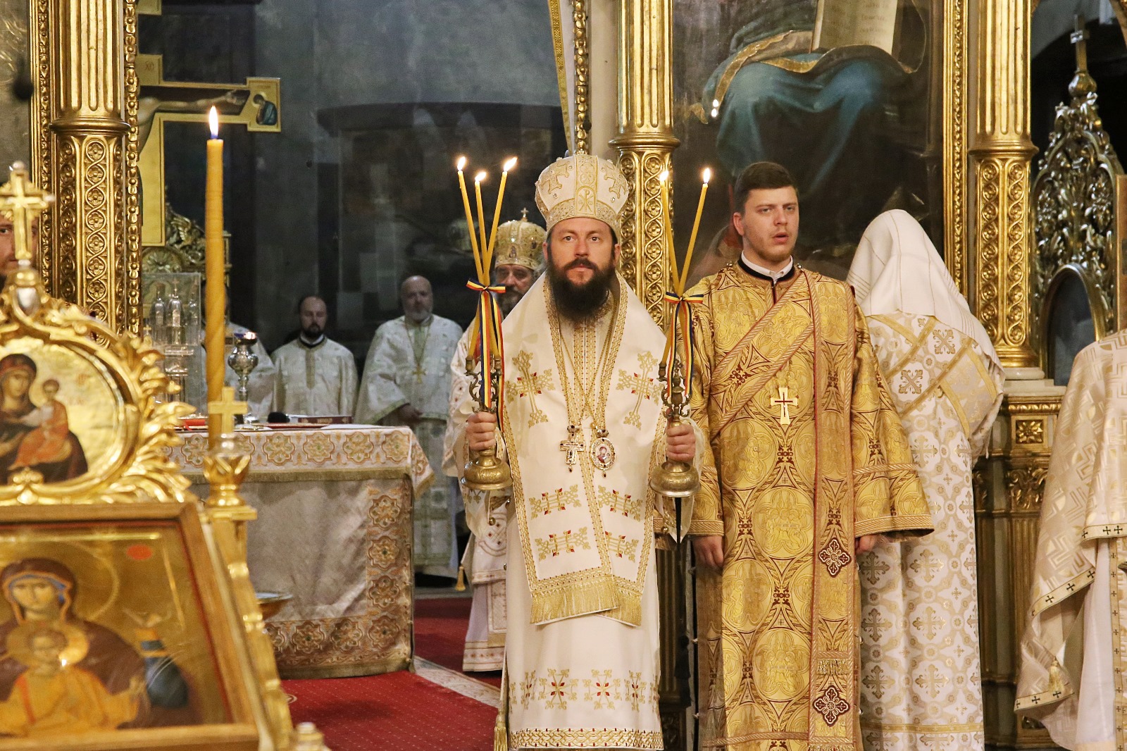 Foto: Flavius Popa Absolvenții Facultății de Teologie Ortodoxă din Iași au depus jurământul de credință