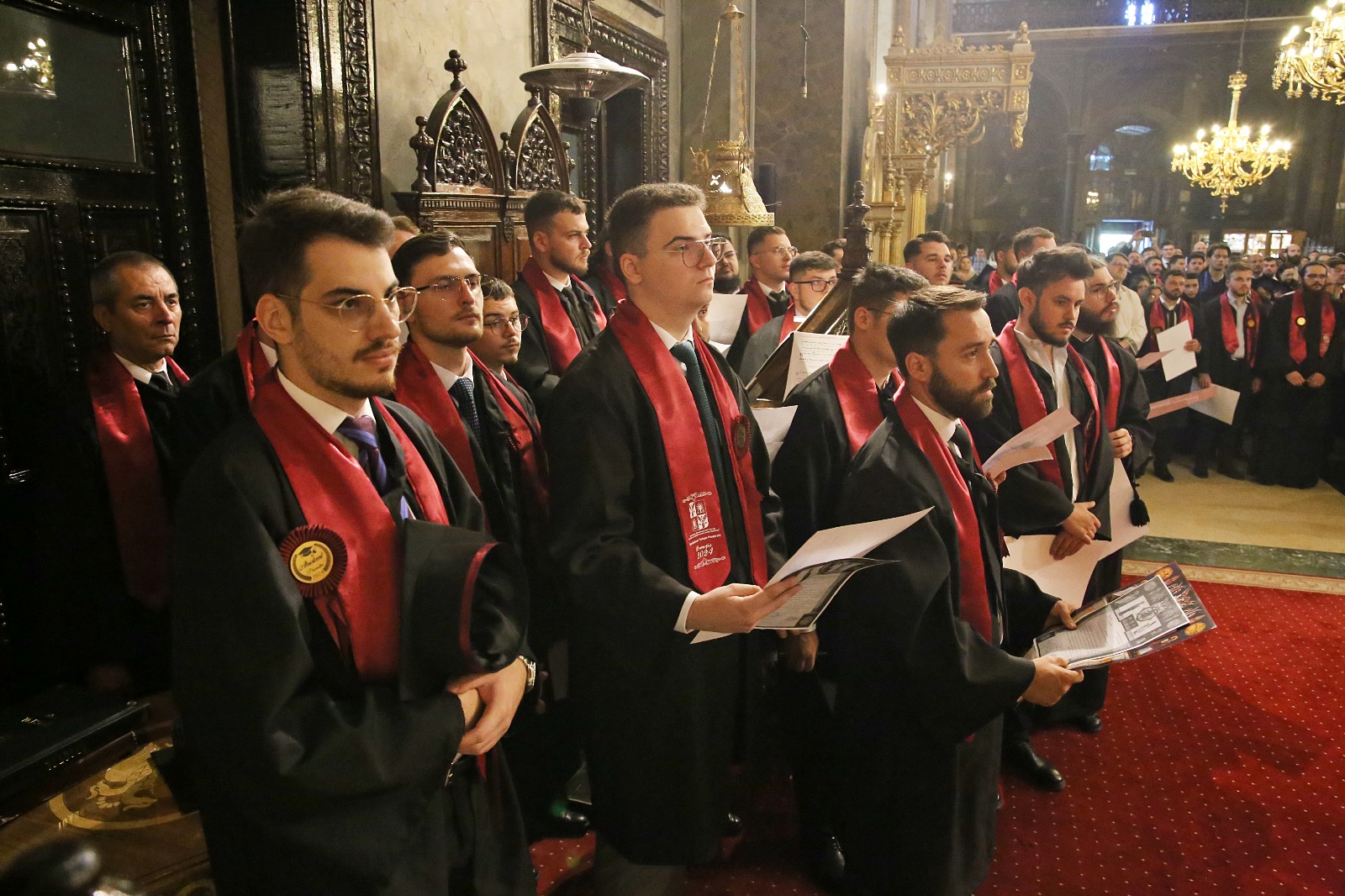Foto: Flavius Popa Absolvenții Facultății de Teologie Ortodoxă din Iași au depus jurământul de credință