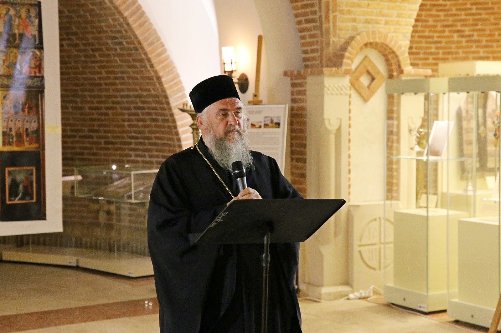 Foto: Flavius Popa Obiectele Sfântului Pahomie de la Gledin, expuse la Muzeul Mitropolitan din Iași