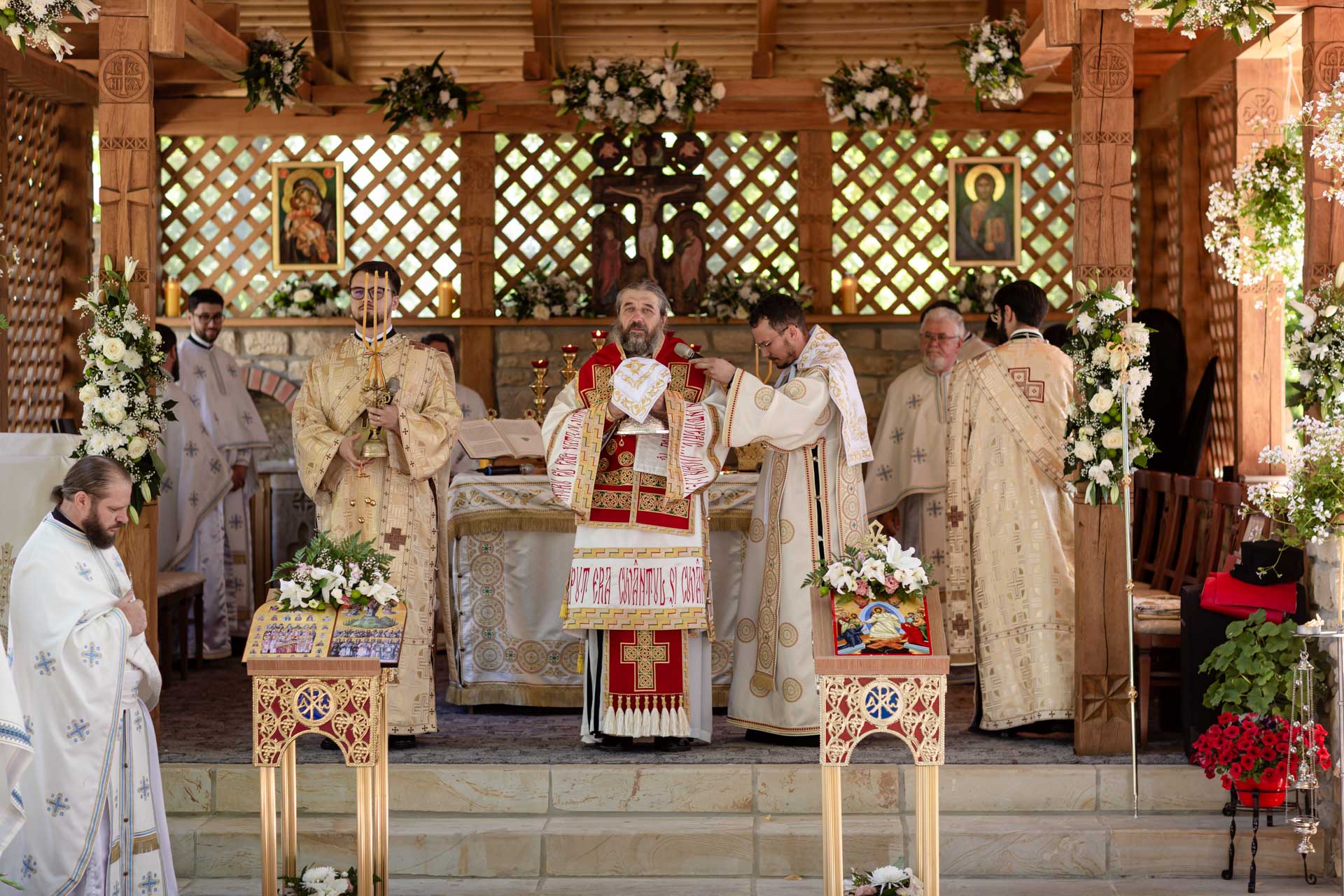 Hirotonie întru preot și hram la Mănăstirea Bucium