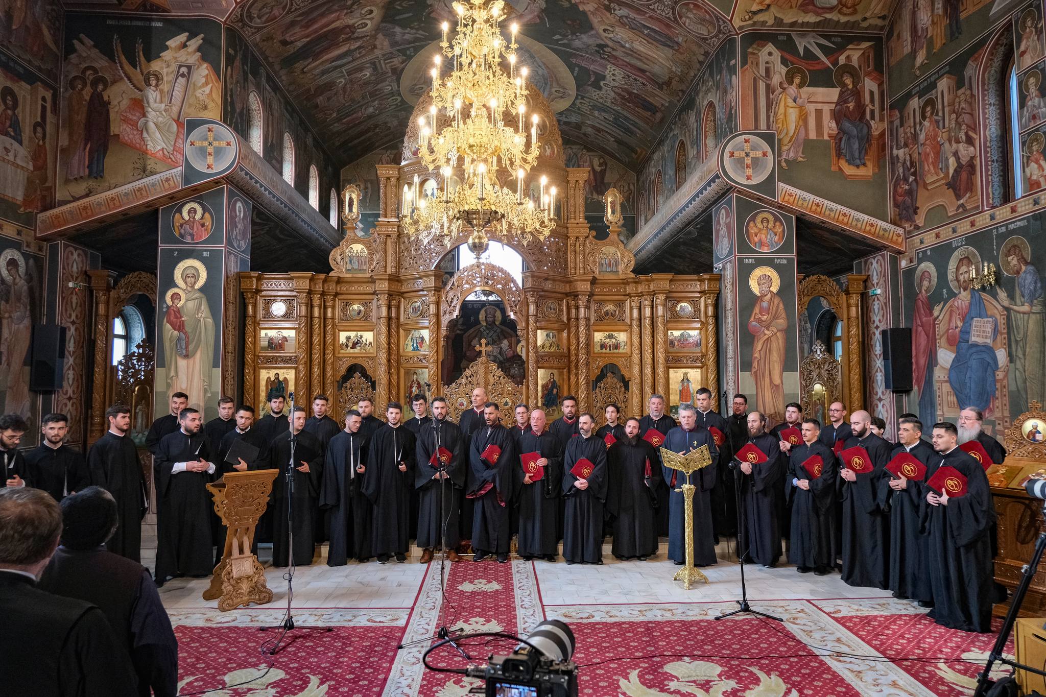 Hram la Biserica „Sfântul Voievod Ștefan cel Mare” din Iași | Slujbă arhierească și concert de muzică psaltică