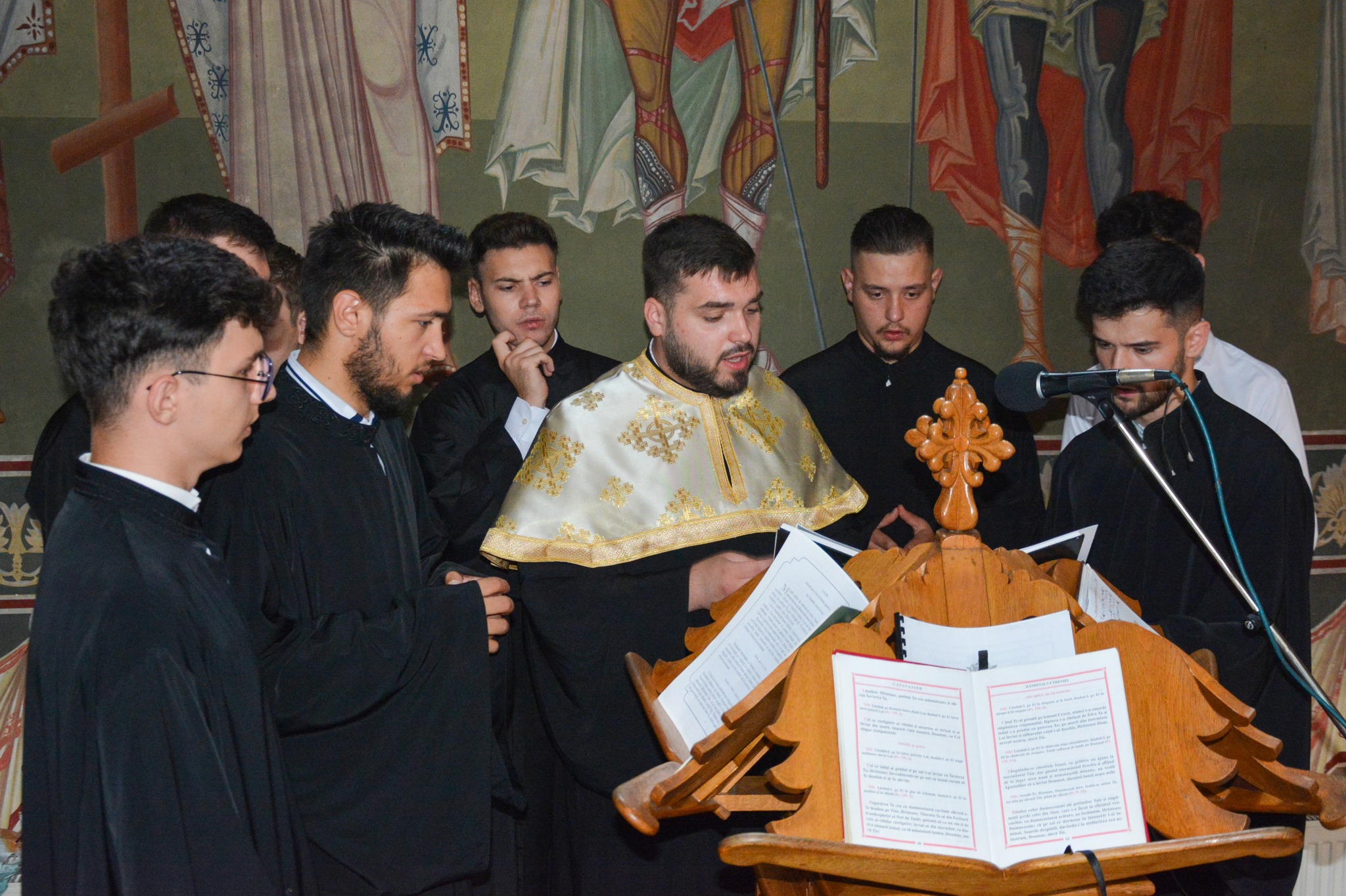 Hram la Biserica „Sfântul Voievod Ștefan cel Mare” din Iași | Slujbă arhierească și concert de muzică psaltică