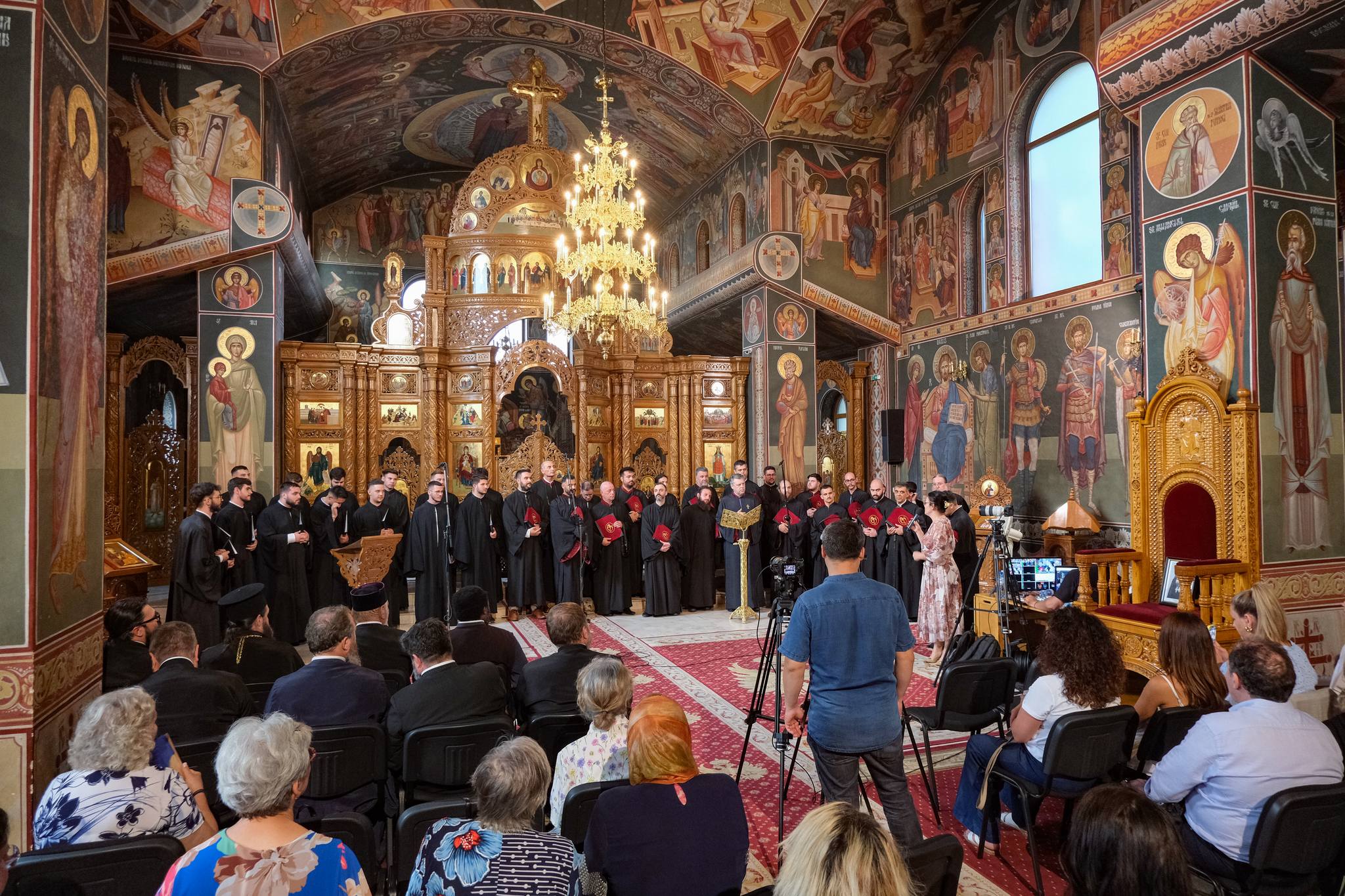 Hram la Biserica „Sfântul Voievod Ștefan cel Mare” din Iași | Slujbă arhierească și concert de muzică psaltică