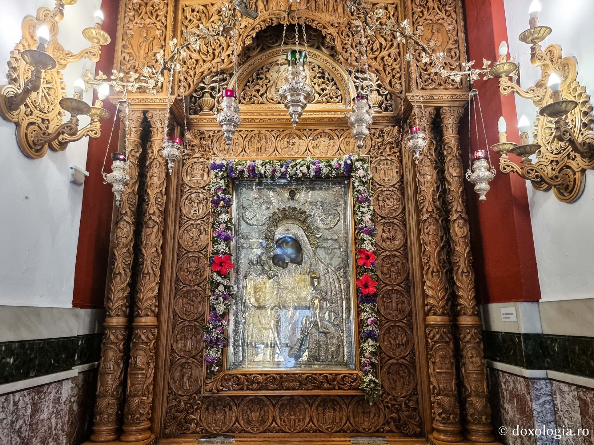 Icoana Maicii Domnului „Dexiokratousa” de la Biserica „Panaghia Dexia” din Tesalonic