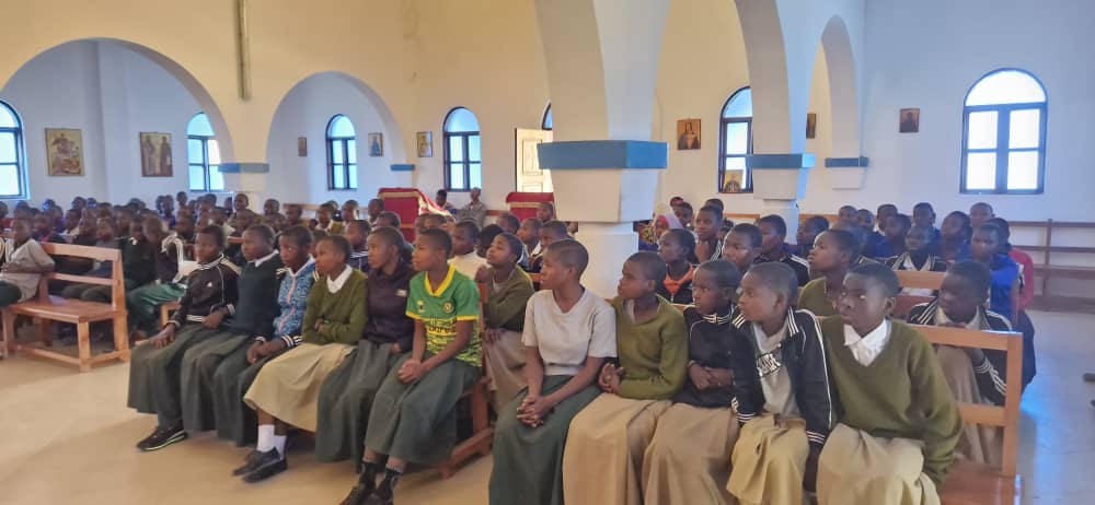Întâlnirea Tinerilor Ortodocși elevi la liceele din Kidamali și Magubike