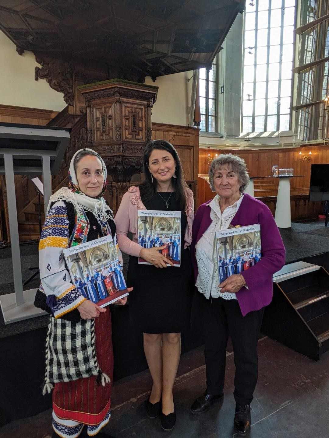 Parohia „Sfântul Grigorie Teologul” din Schiedam, prezentată în cartea „Wereldkerken in Nederland”