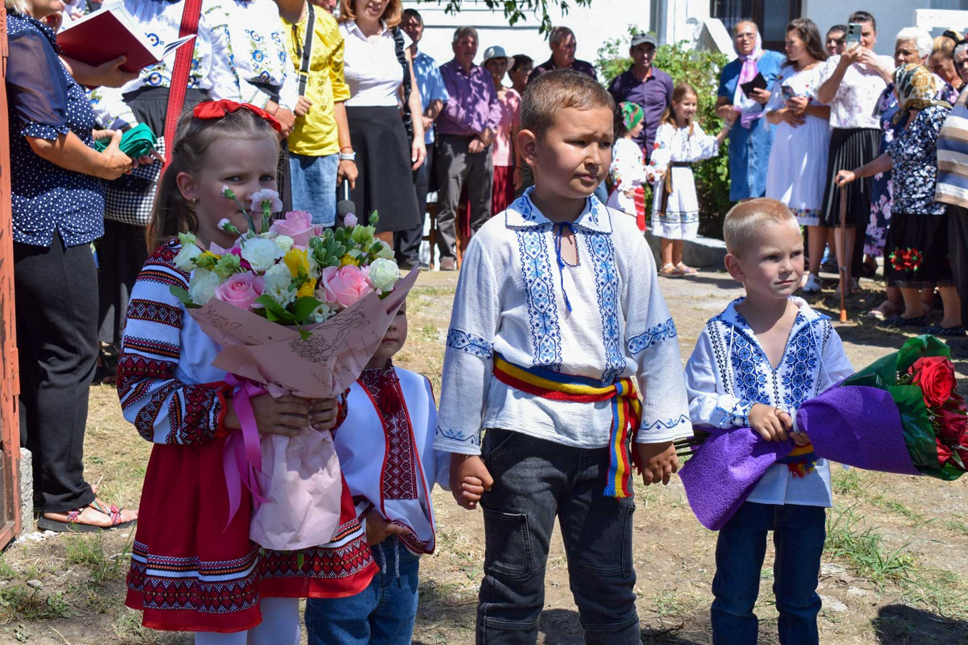 Parohia Tocileni va avea o biserică nouă. PS Nichifor Botoșăneanul a pus piatra de temelie a bisericii