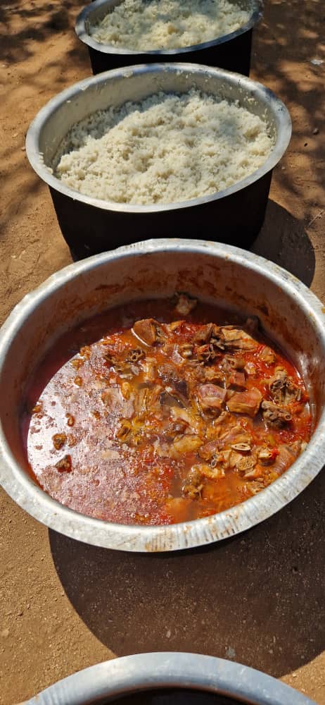 Şcoala din satul Ipwasi, în noi straie