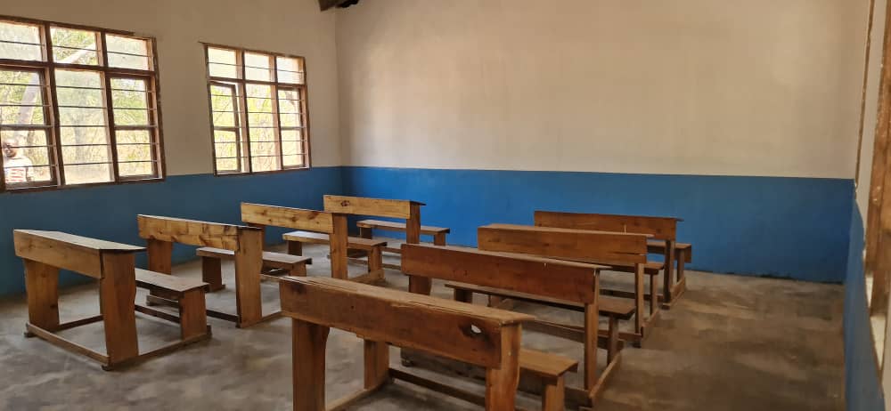 Şcoala din satul Ipwasi, în noi straie