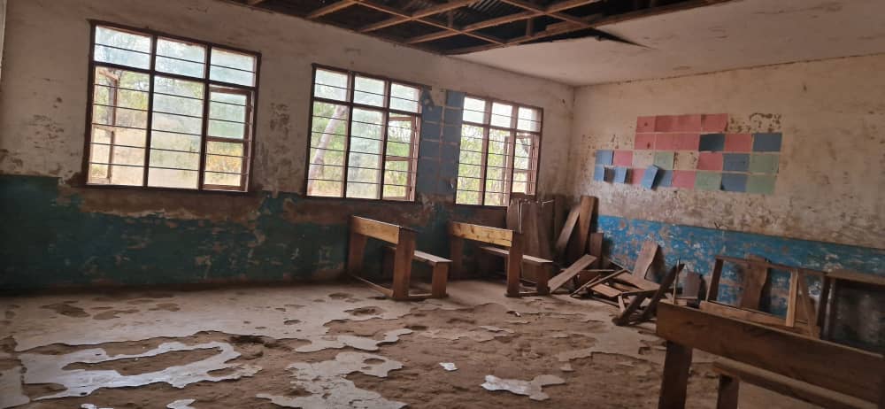 Şcoala din satul Ipwasi, în noi straie