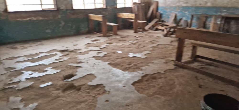 Şcoala din satul Ipwasi, în noi straie