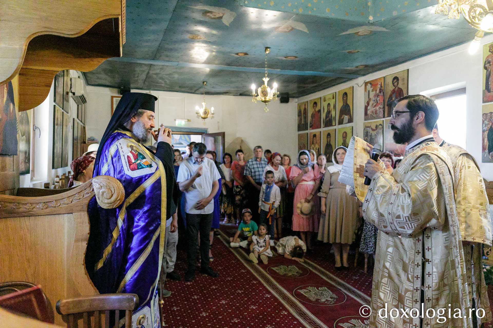 Sfințire de casă parohială la parohia Podolenii de Jos