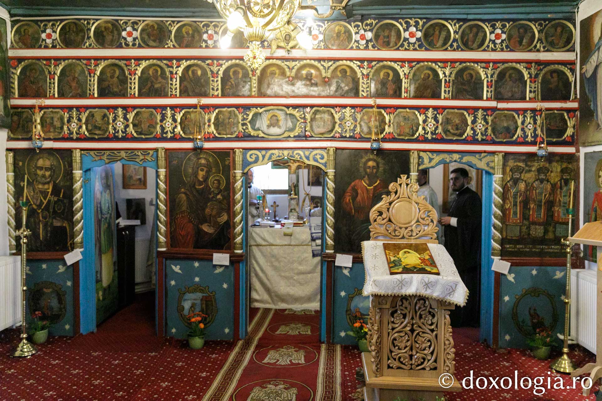 Sfințire de casă parohială la parohia Podolenii de Jos