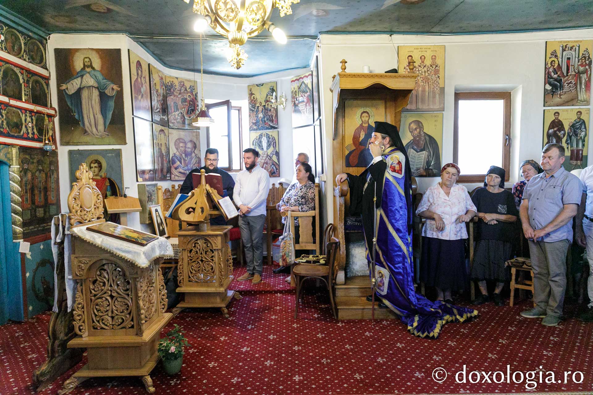 Sfințire de casă parohială la parohia Podolenii de Jos