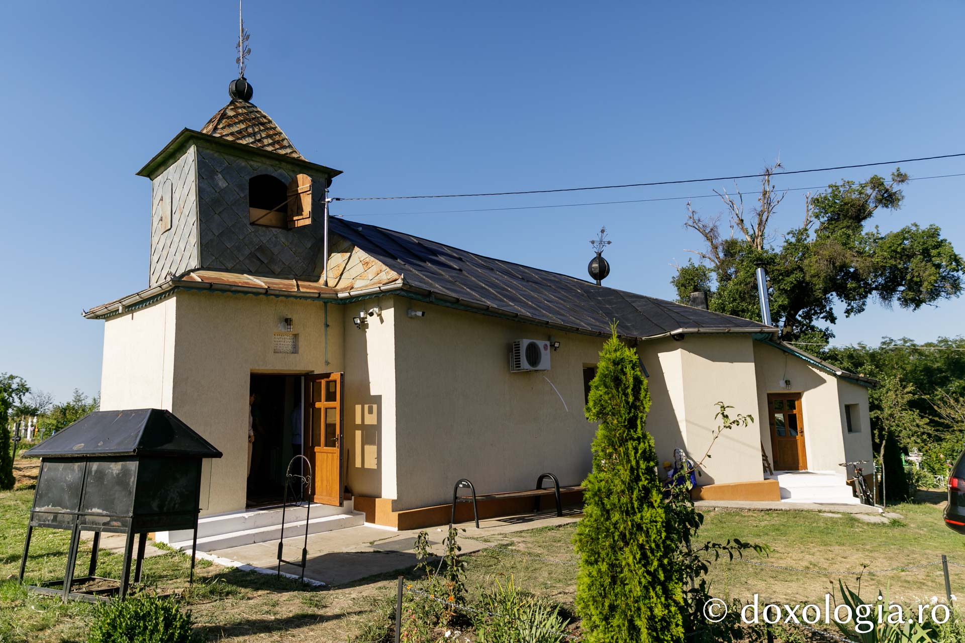 Sfințire de casă parohială la parohia Podolenii de Jos