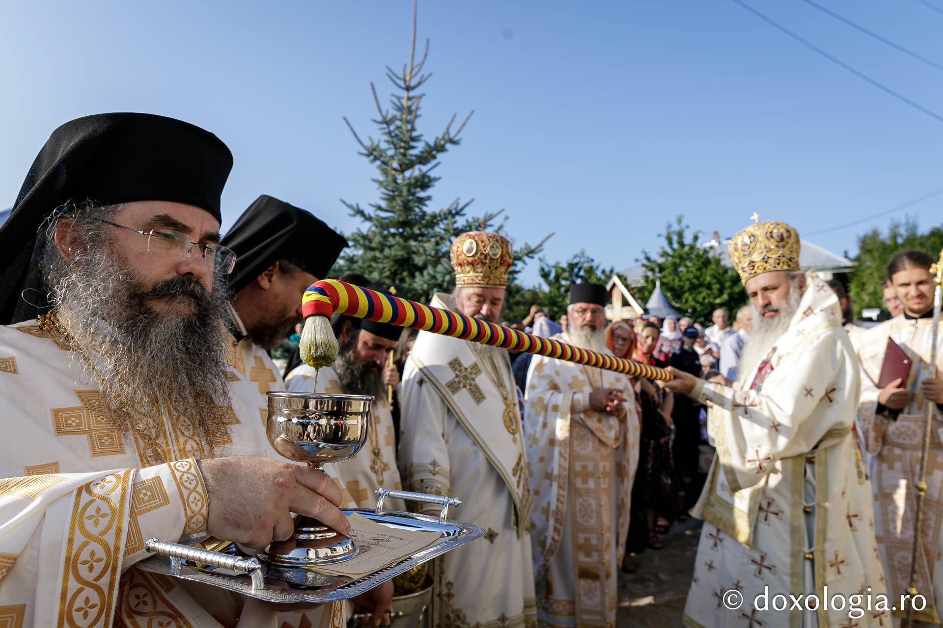Resfințire de biserică și hram, la Mănăstirea Văratec