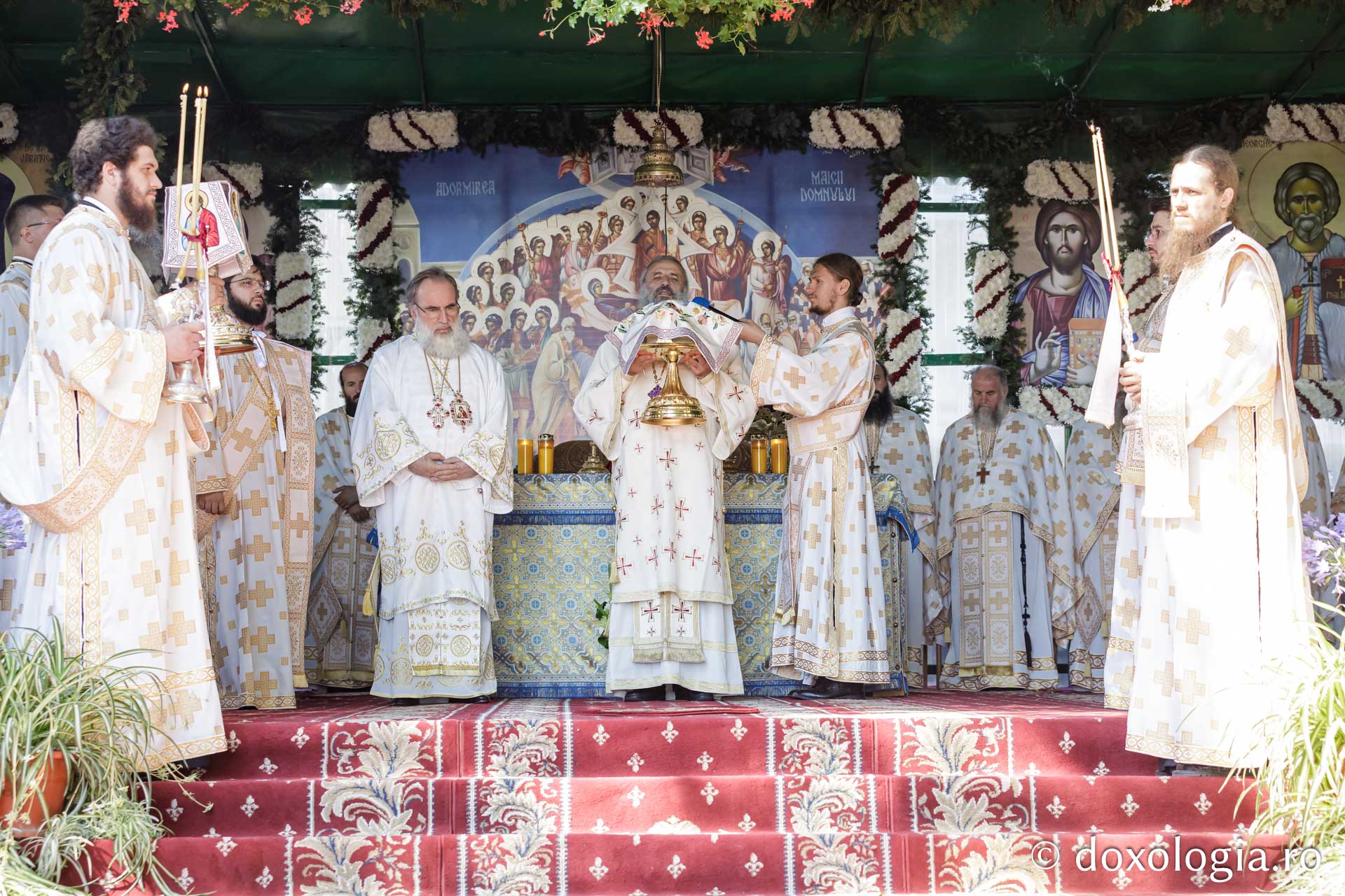 Praznicul Adormirii Maicii Domnului, hramul istoric al Mănăstirii Văratec