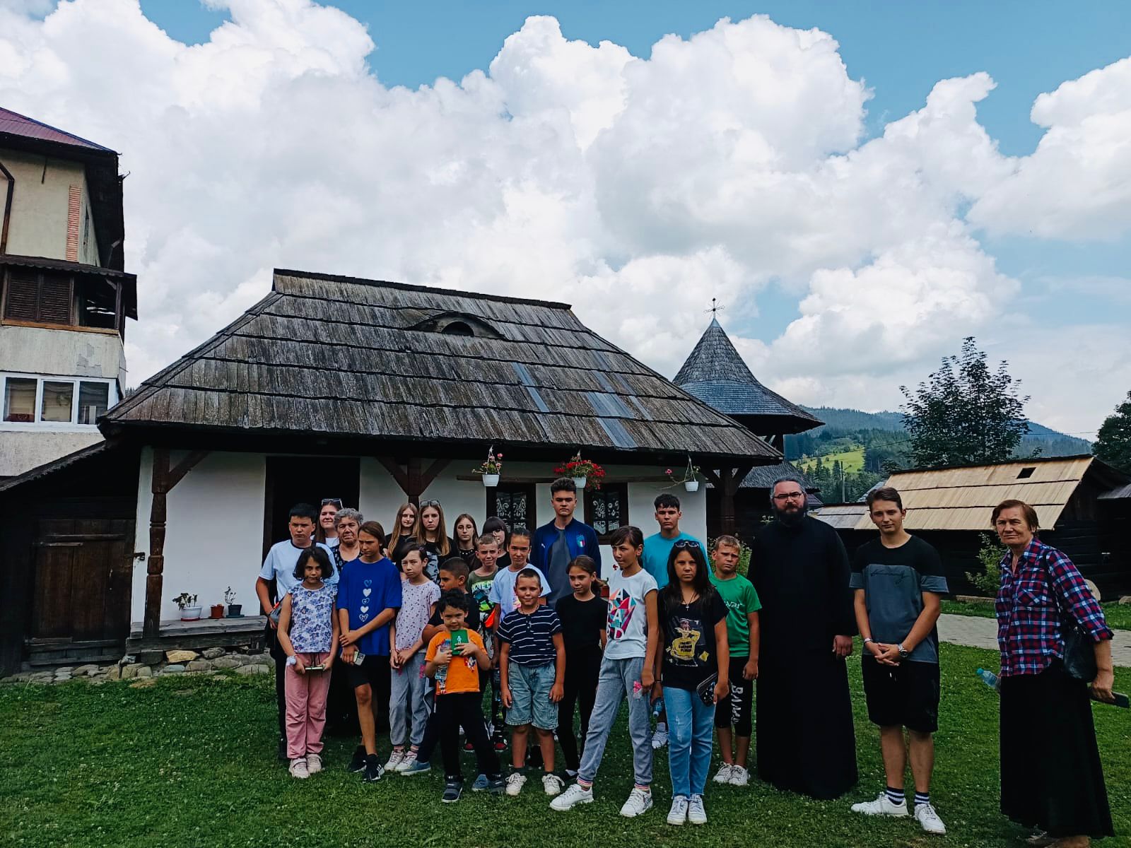 Copiii din Parohia Podu Jijiei s-au bucurat de o minivacanță în Bucovina