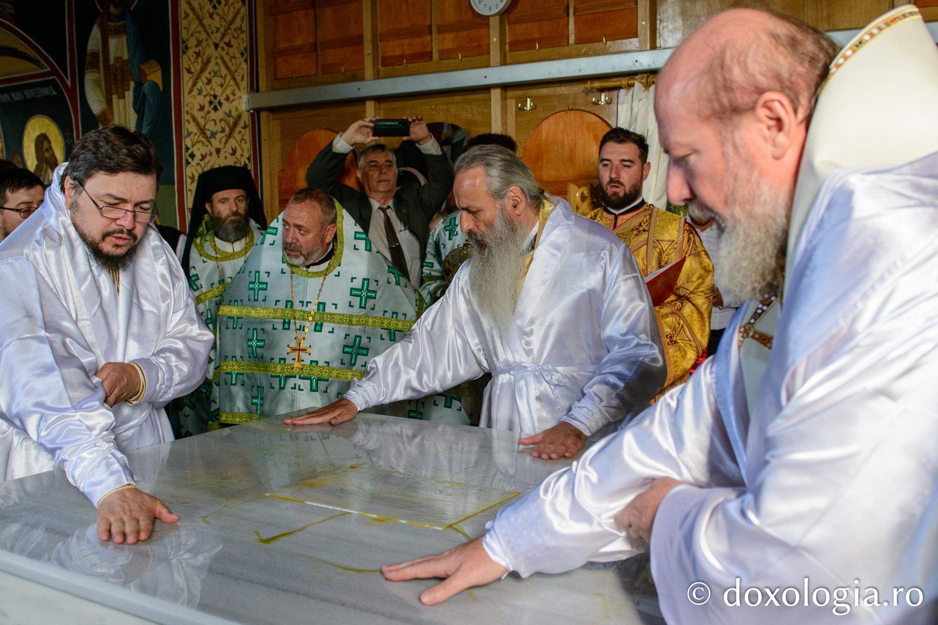 Biserica Schitului Băiceni a primit haina cea nouă a sfințirii