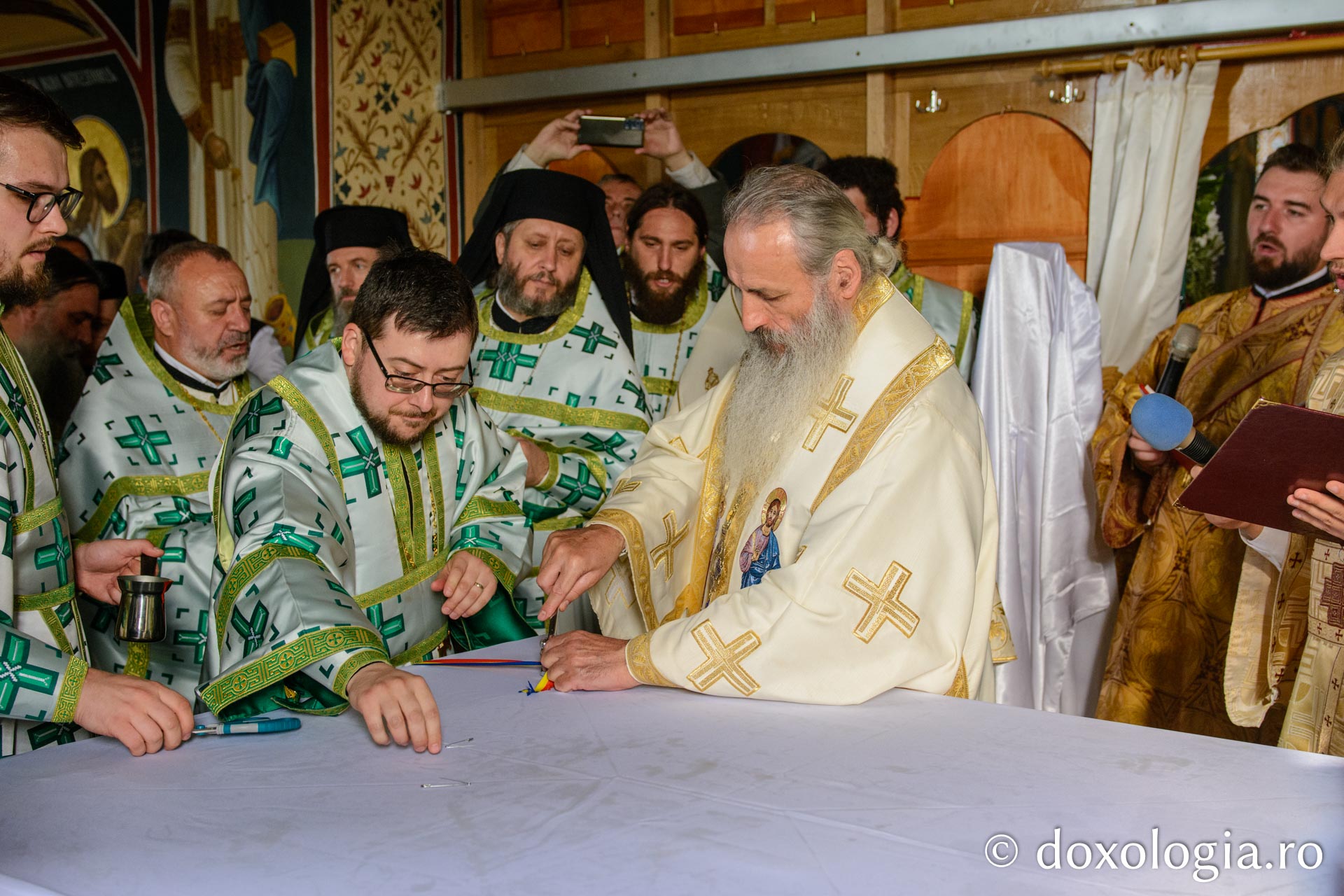 Biserica Schitului Băiceni a primit haina cea nouă a sfințirii