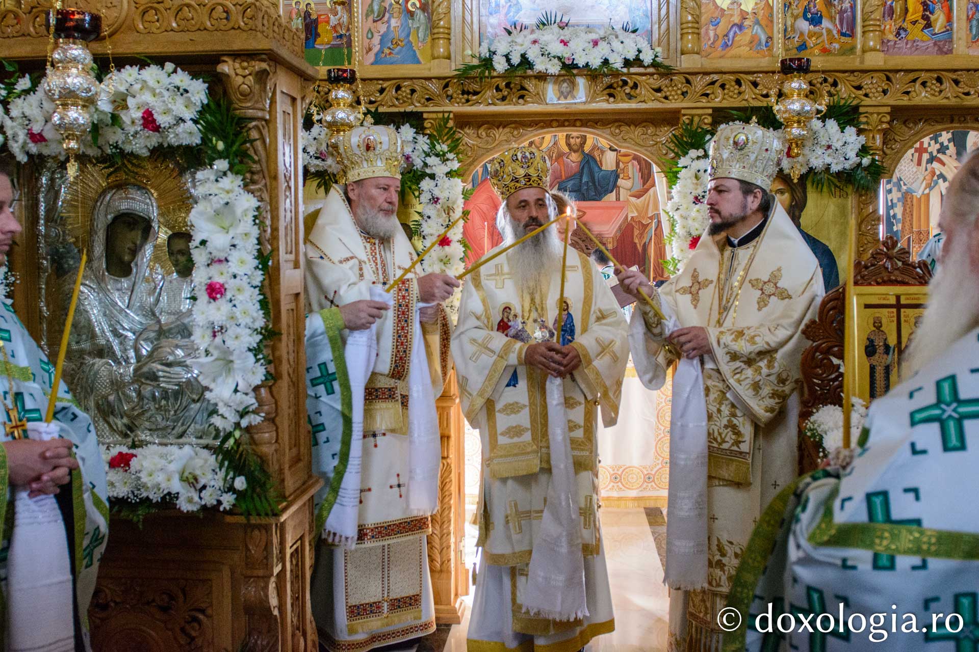 Biserica Schitului Băiceni a primit haina cea nouă a sfințirii