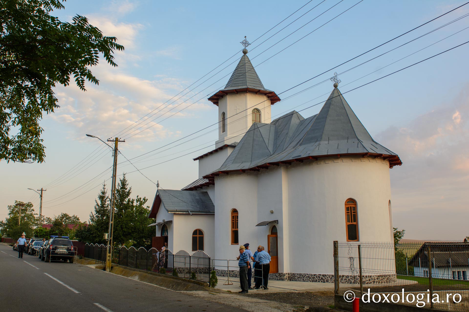 Sfințire de biserică la Mândrești-Movileni