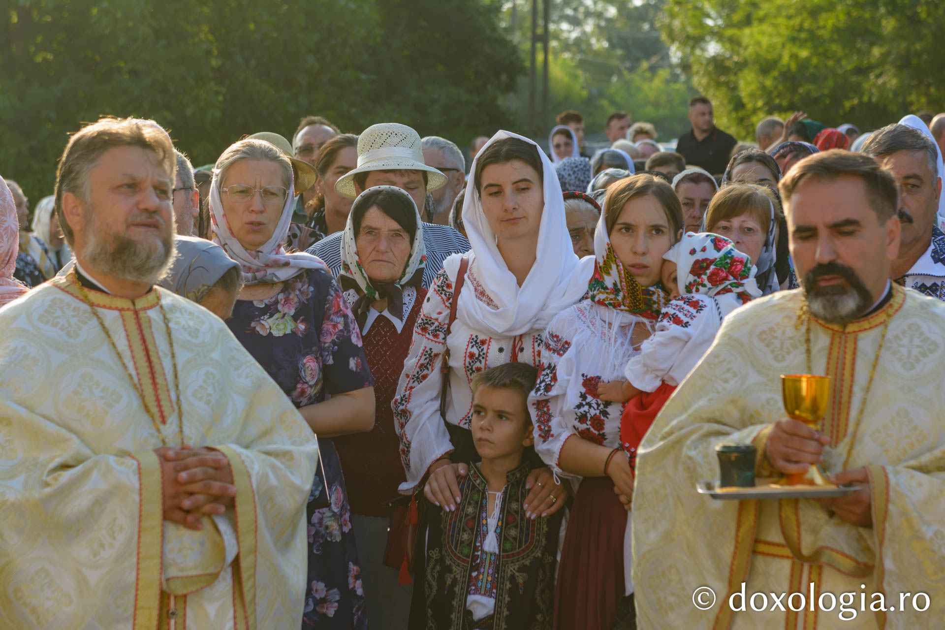 Sfințire de biserică la Mândrești-Movileni