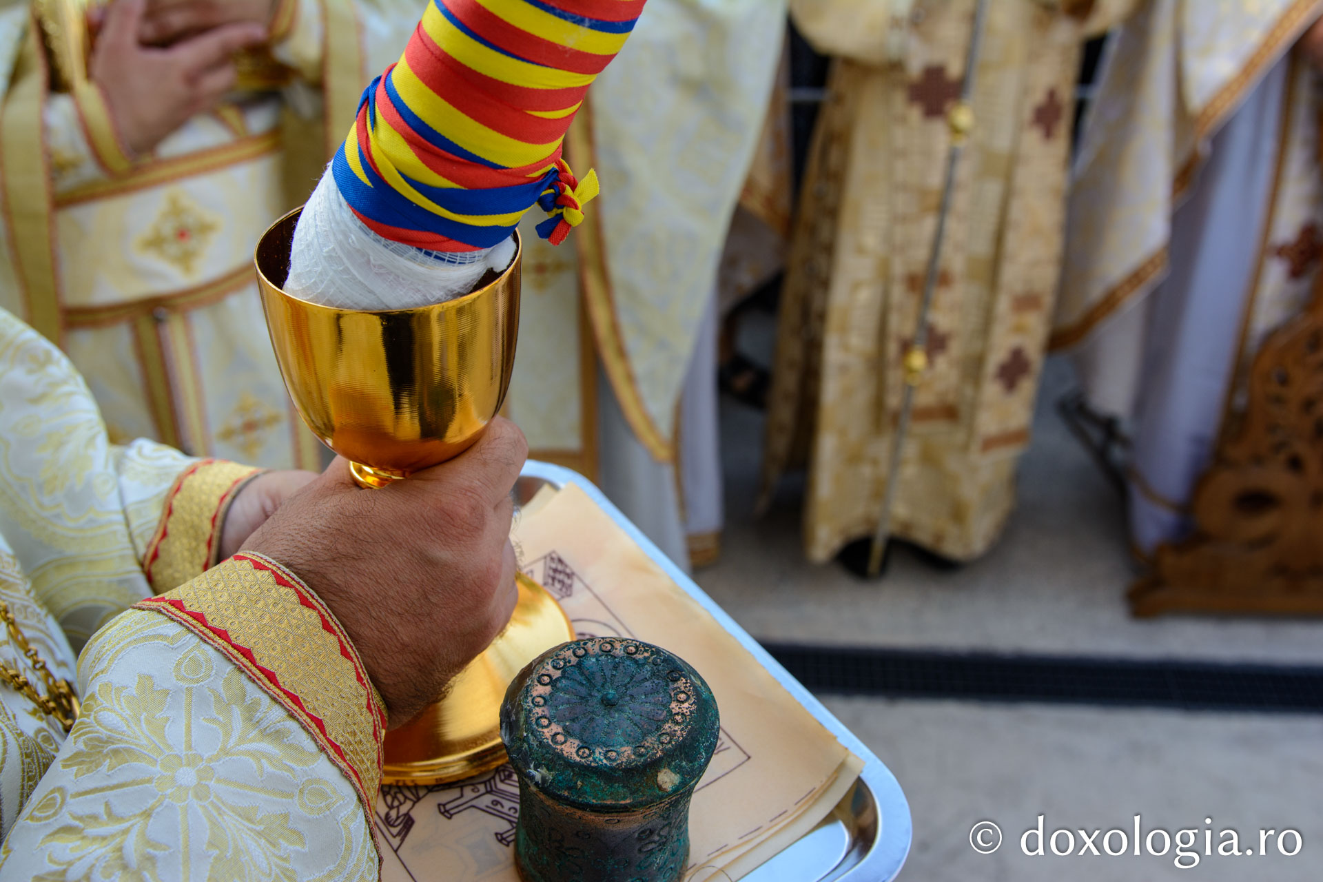 Sfințire de biserică la Mândrești-Movileni