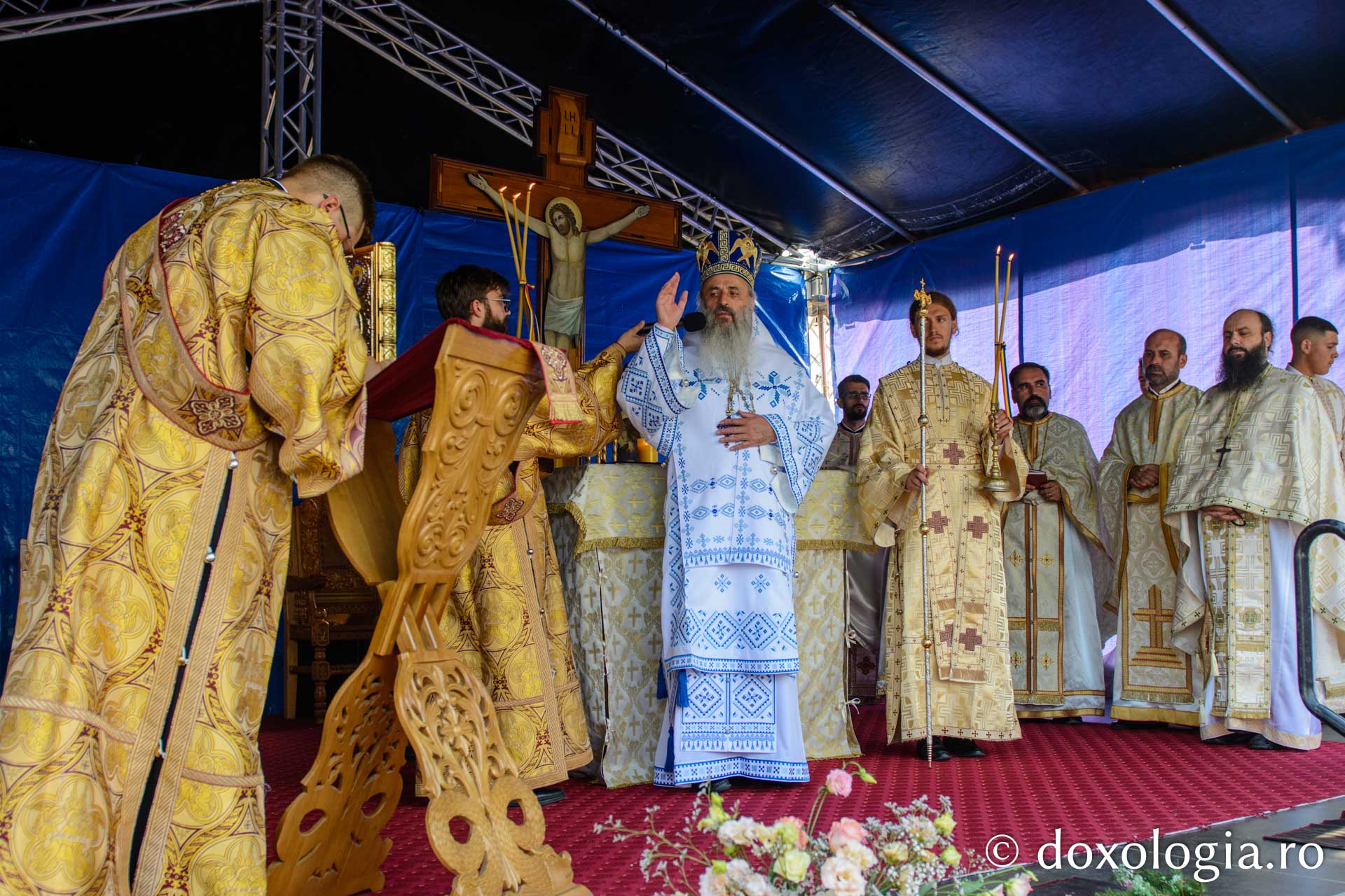 Sfințire de biserică la Mândrești-Movileni