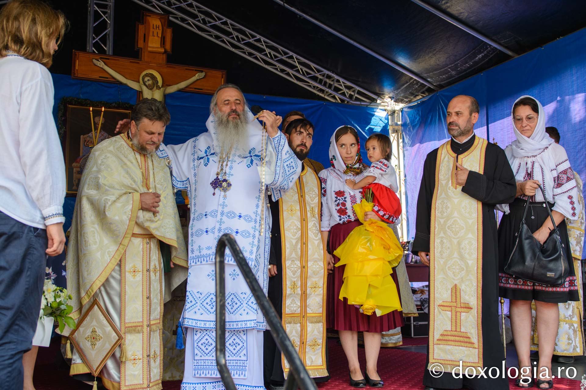 Sfințire de biserică la Mândrești-Movileni