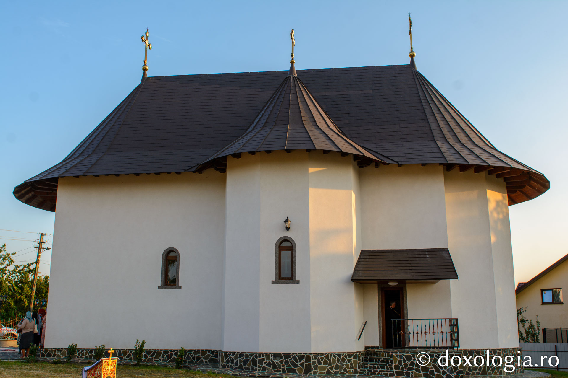 Noua biserică a Parohiei Movileni - Concești sfințită de IPS Teofan