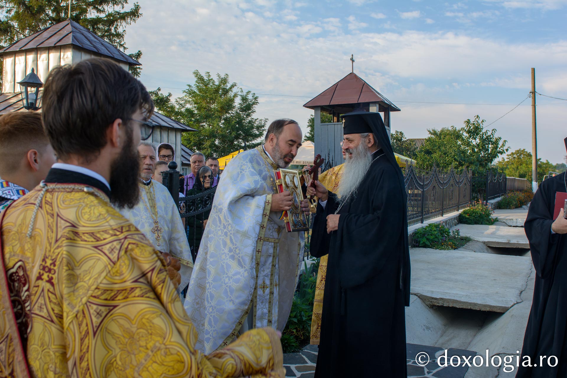 Noua biserică a Parohiei Movileni - Concești sfințită de IPS Teofan