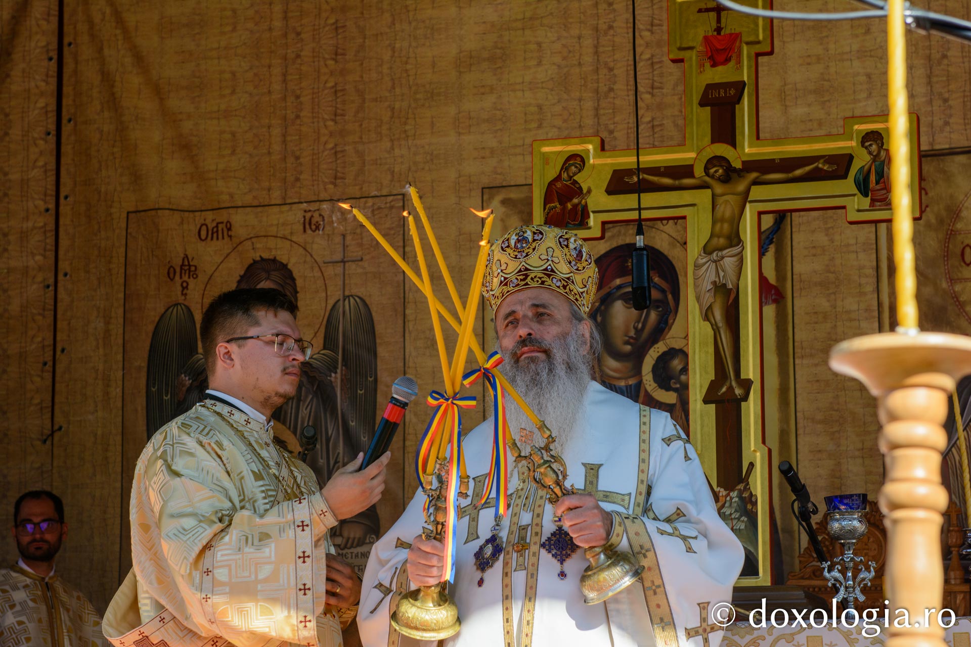 Noua biserică a Parohiei Secu – Izvorul Alb, sfințită de IPS Teofan