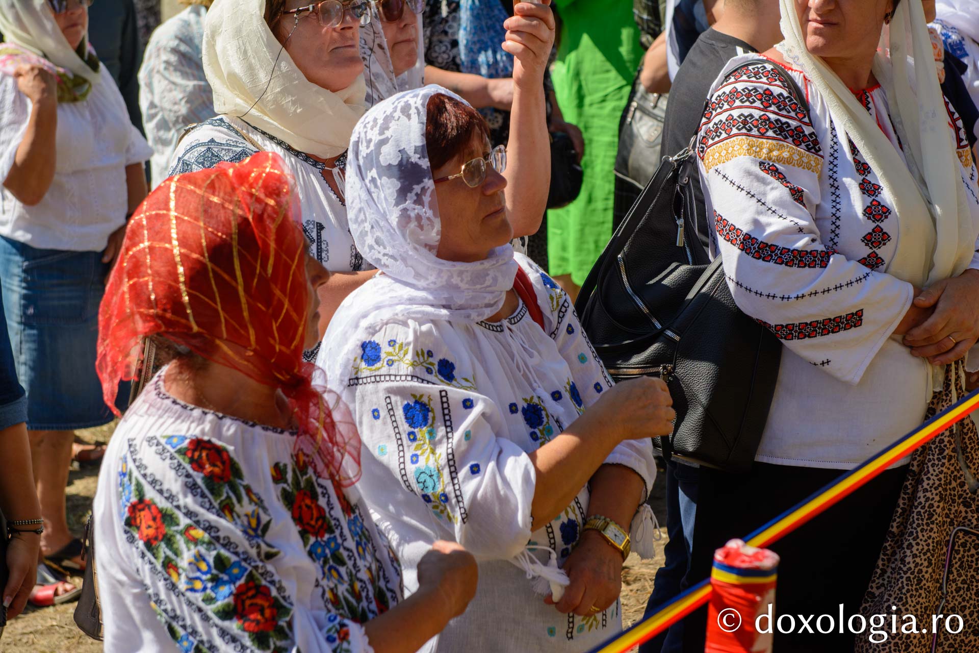 Noua biserică a Parohiei Secu – Izvorul Alb, sfințită de IPS Teofan