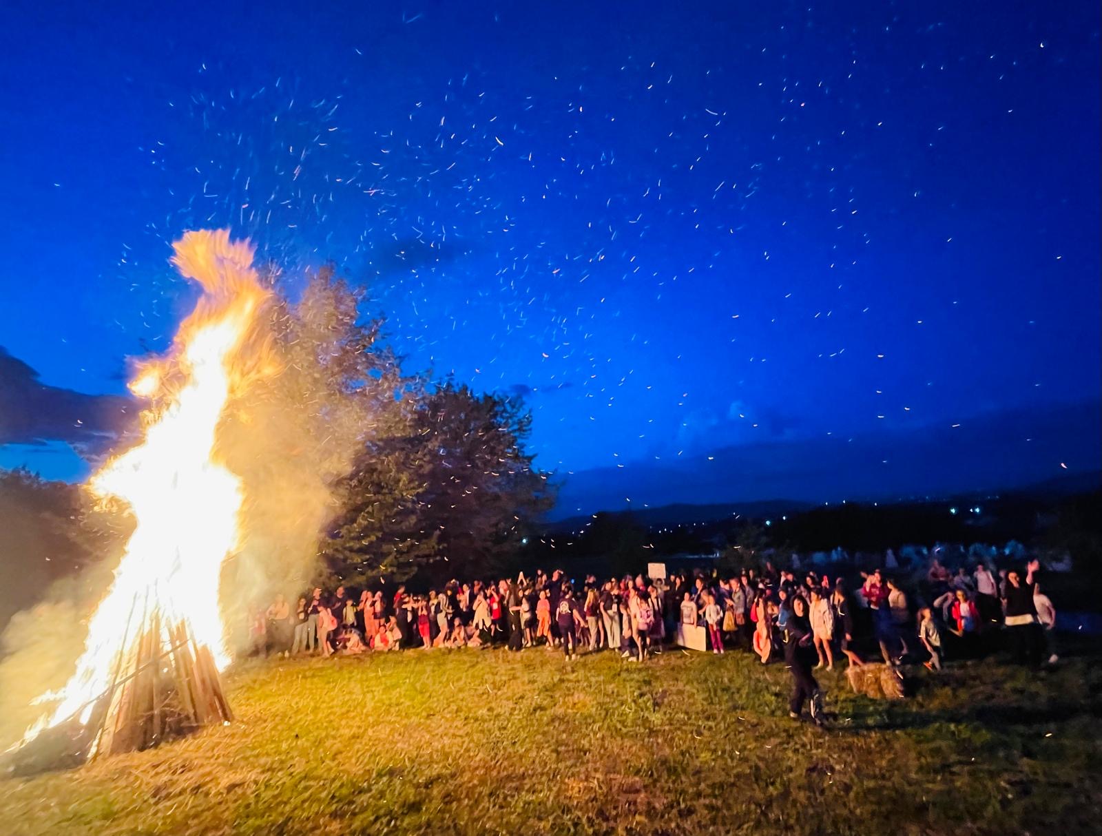 Zile de tabără și slujire arhierească la Parohia Filioara din județul Neamț