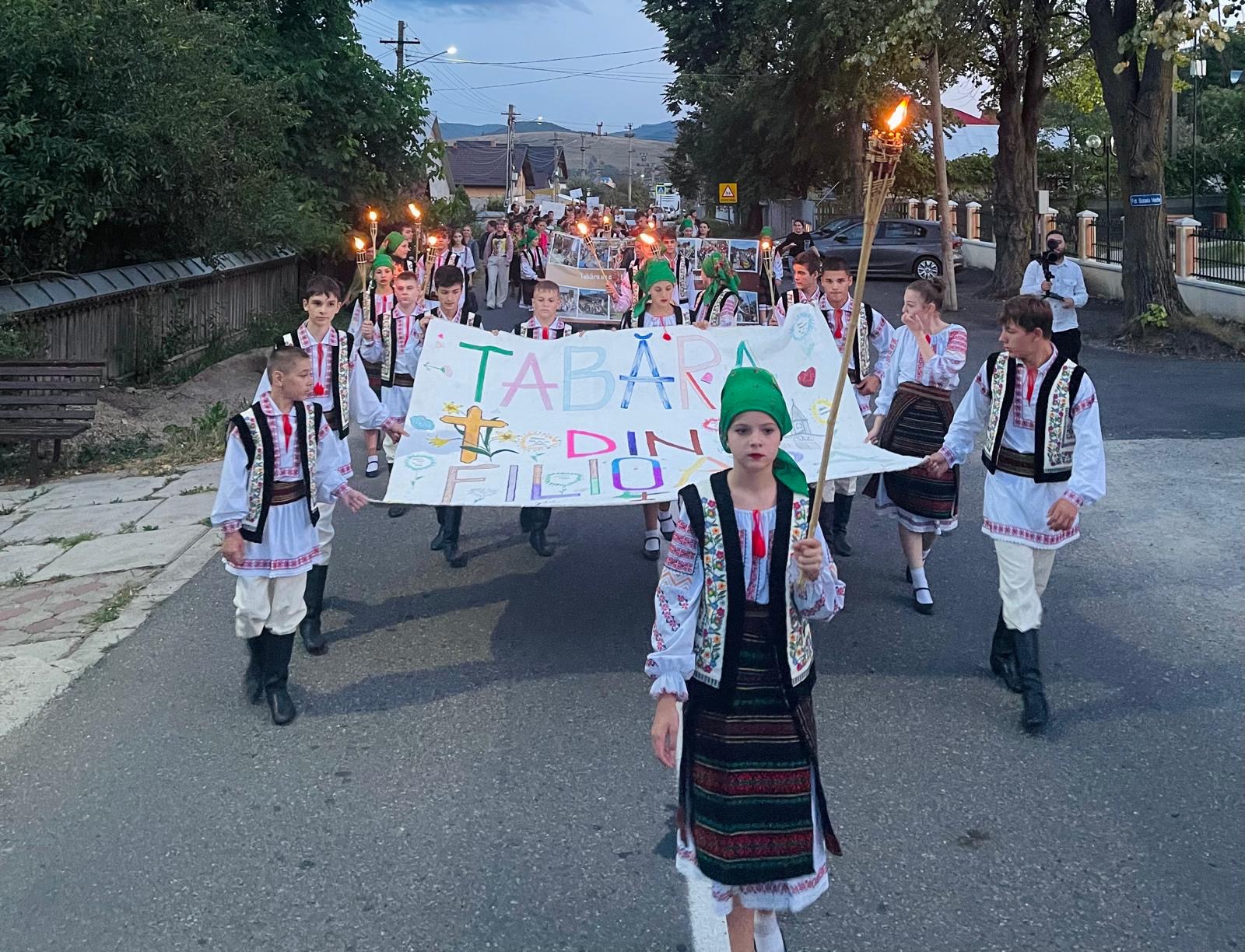 Zile de tabără și slujire arhierească la Parohia Filioara din județul Neamț