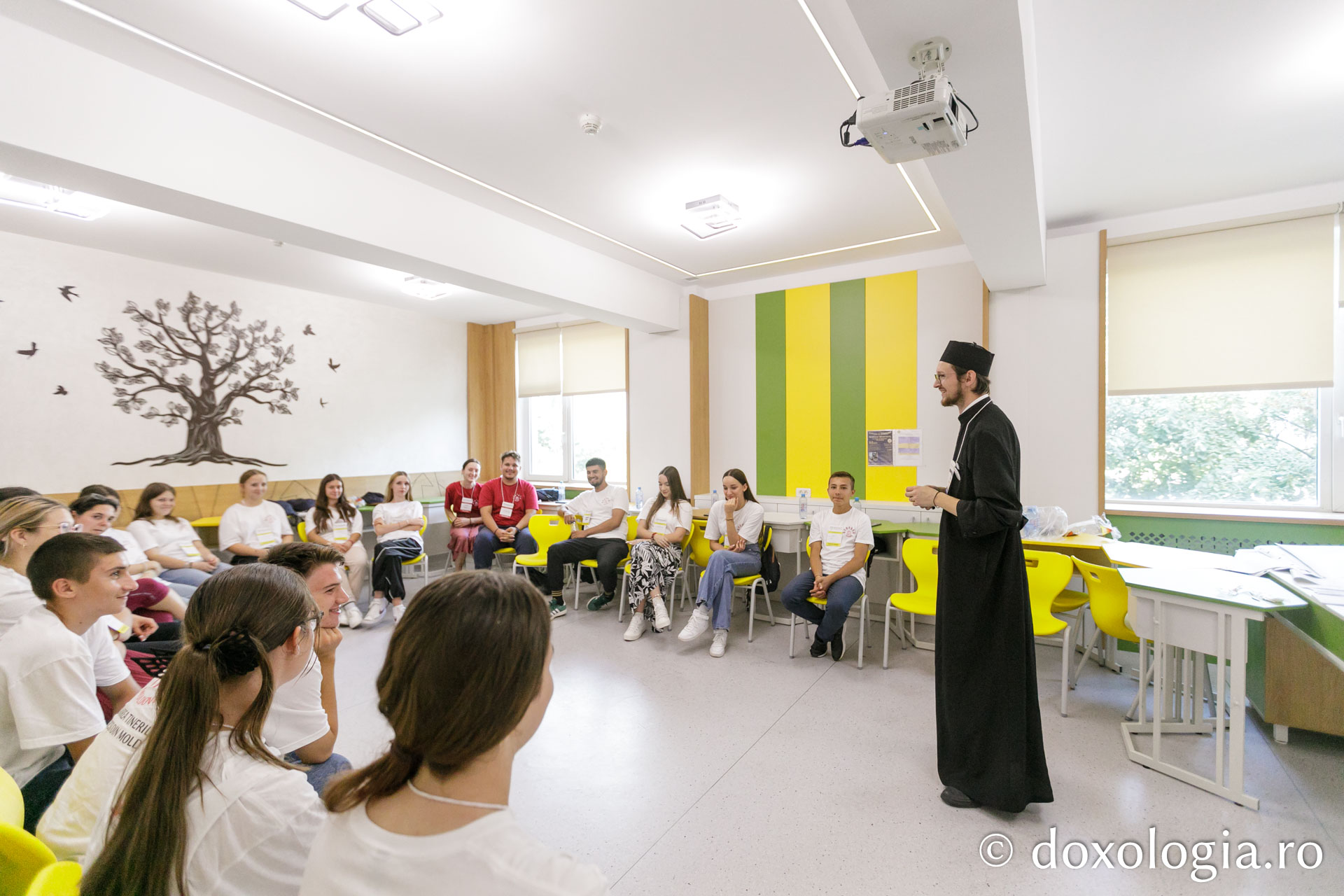 Peste 1500 de tineri din toată Moldova participă timp de trei zile la ITOM 2024