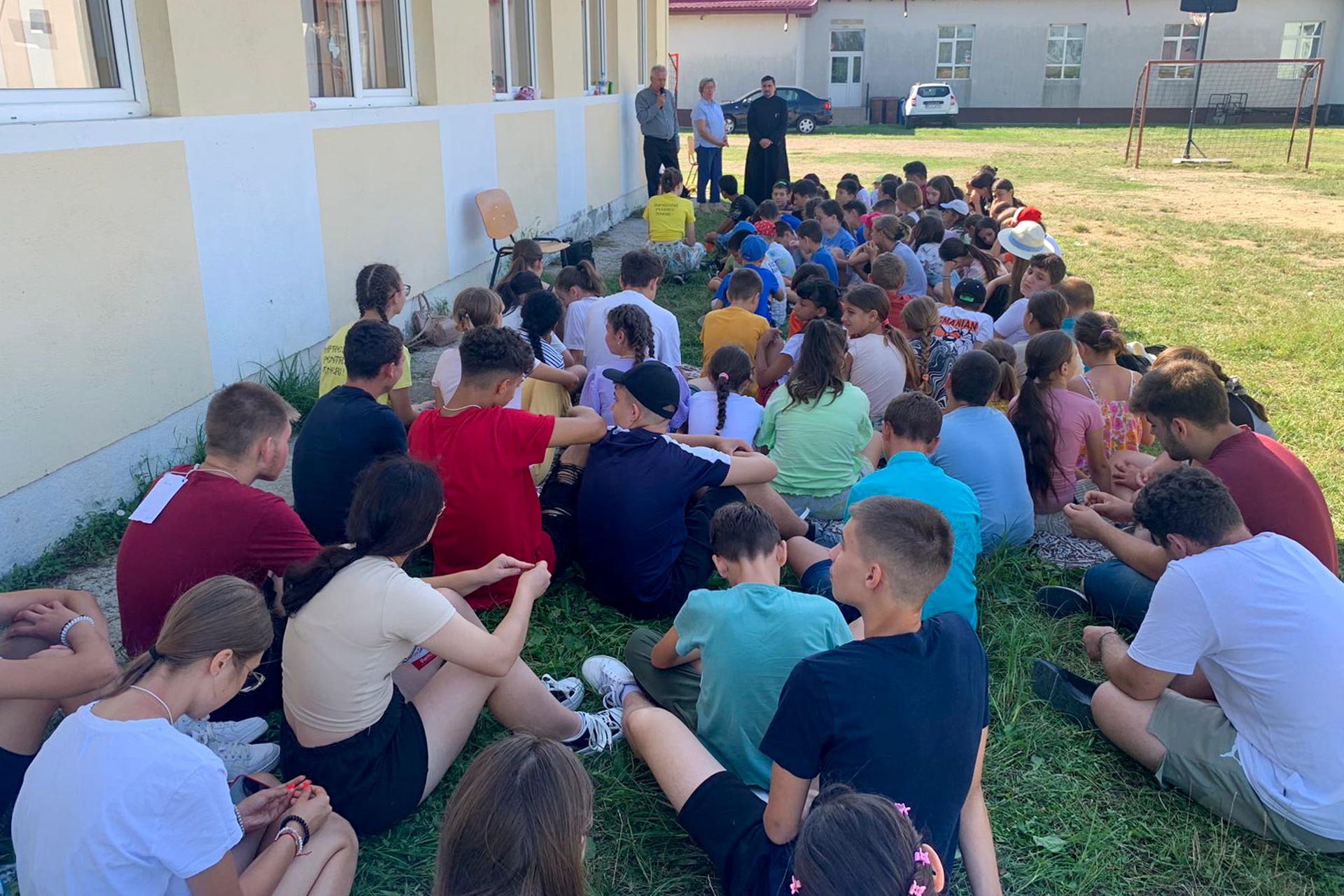 Copiii din taberele de vară ale Arhiepiscopiei Iașilor au participat la un curs despre protecția mediului