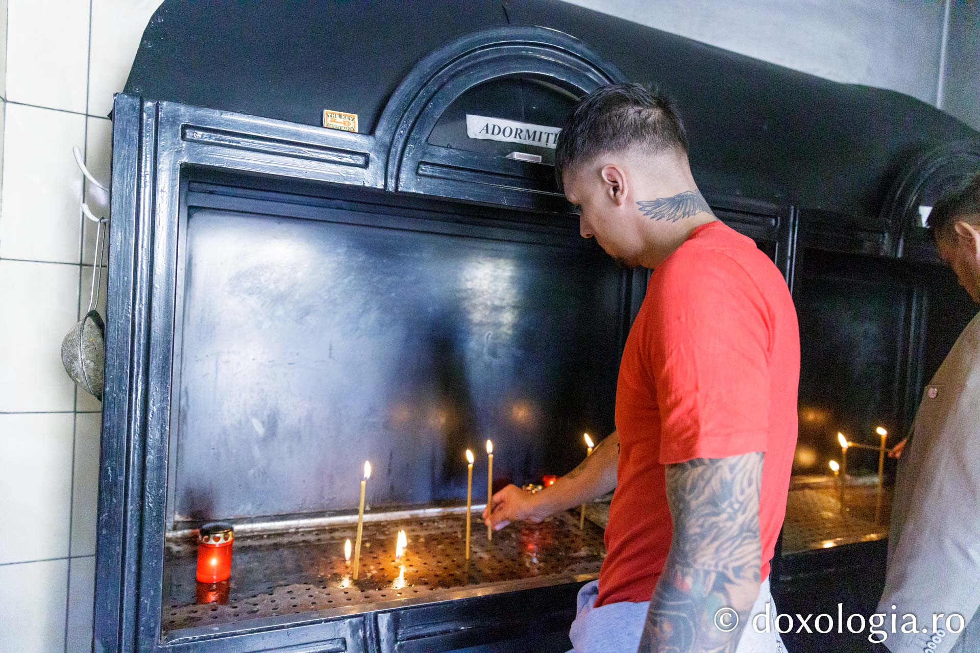 Persoane private de libertate de la Penitenciarul Iași în vizită la biserica Banu